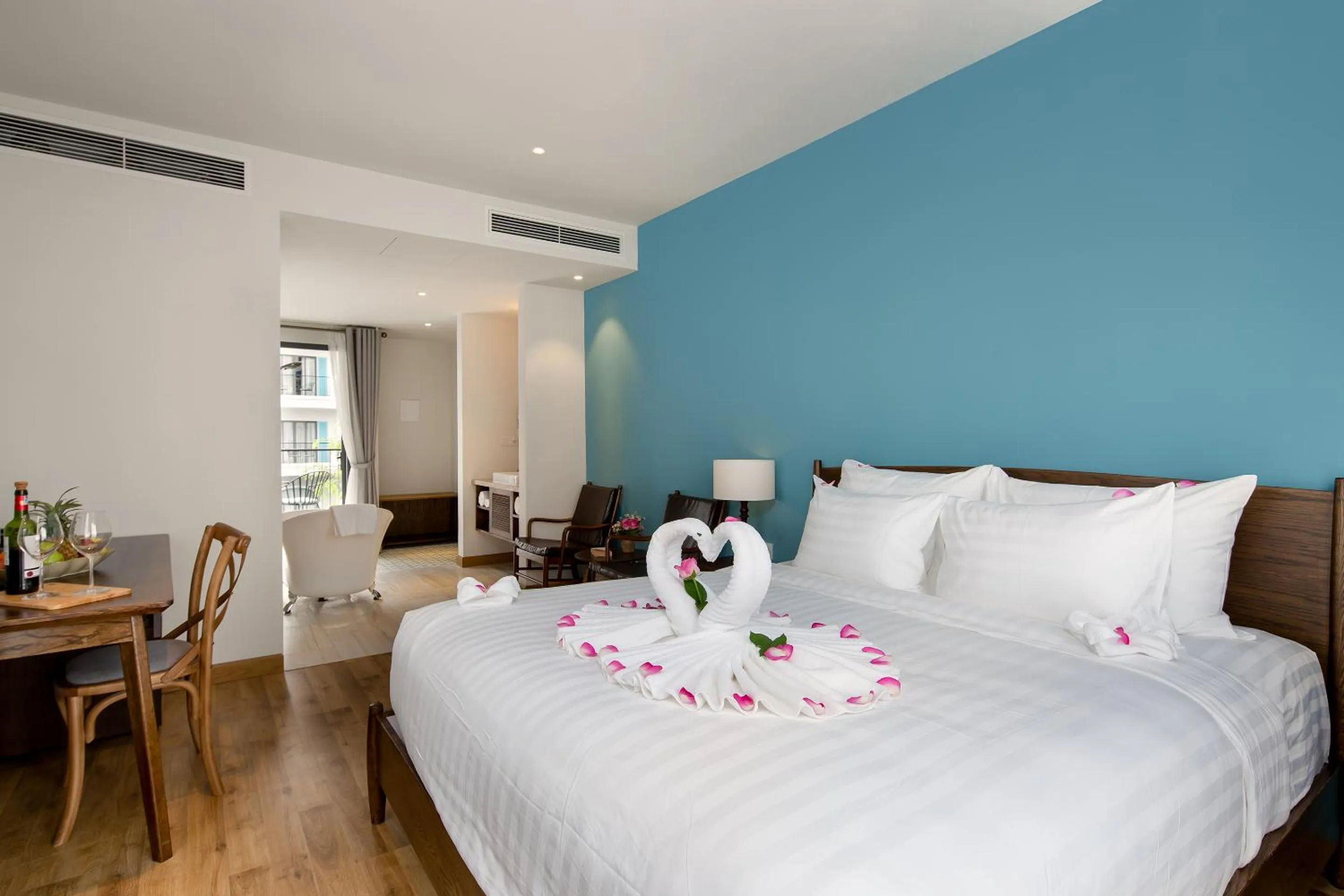 Photo of the whole room, Bed in Salmalia Boutique Hotel & Spa