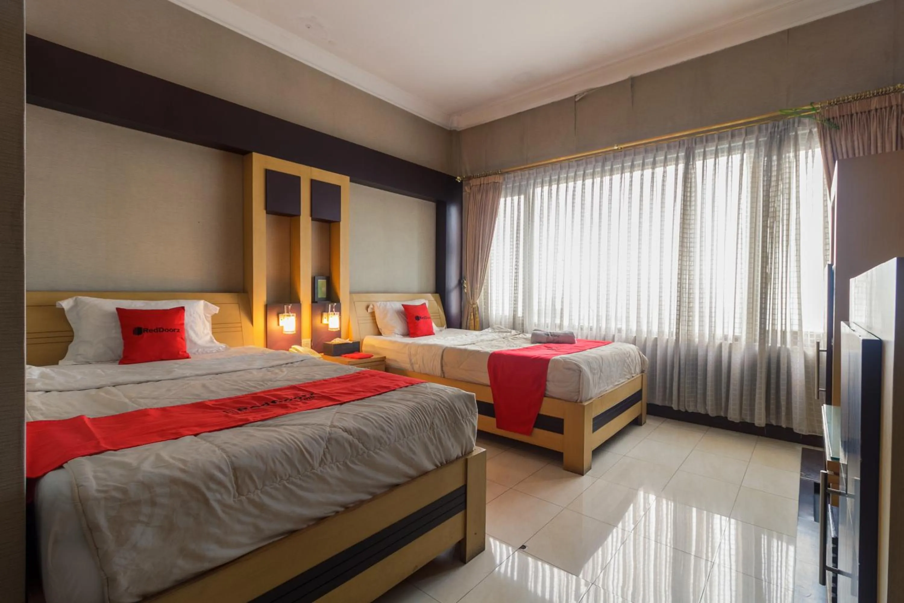 Bedroom, Bed in RedDoorz Syariah @ Cipanas