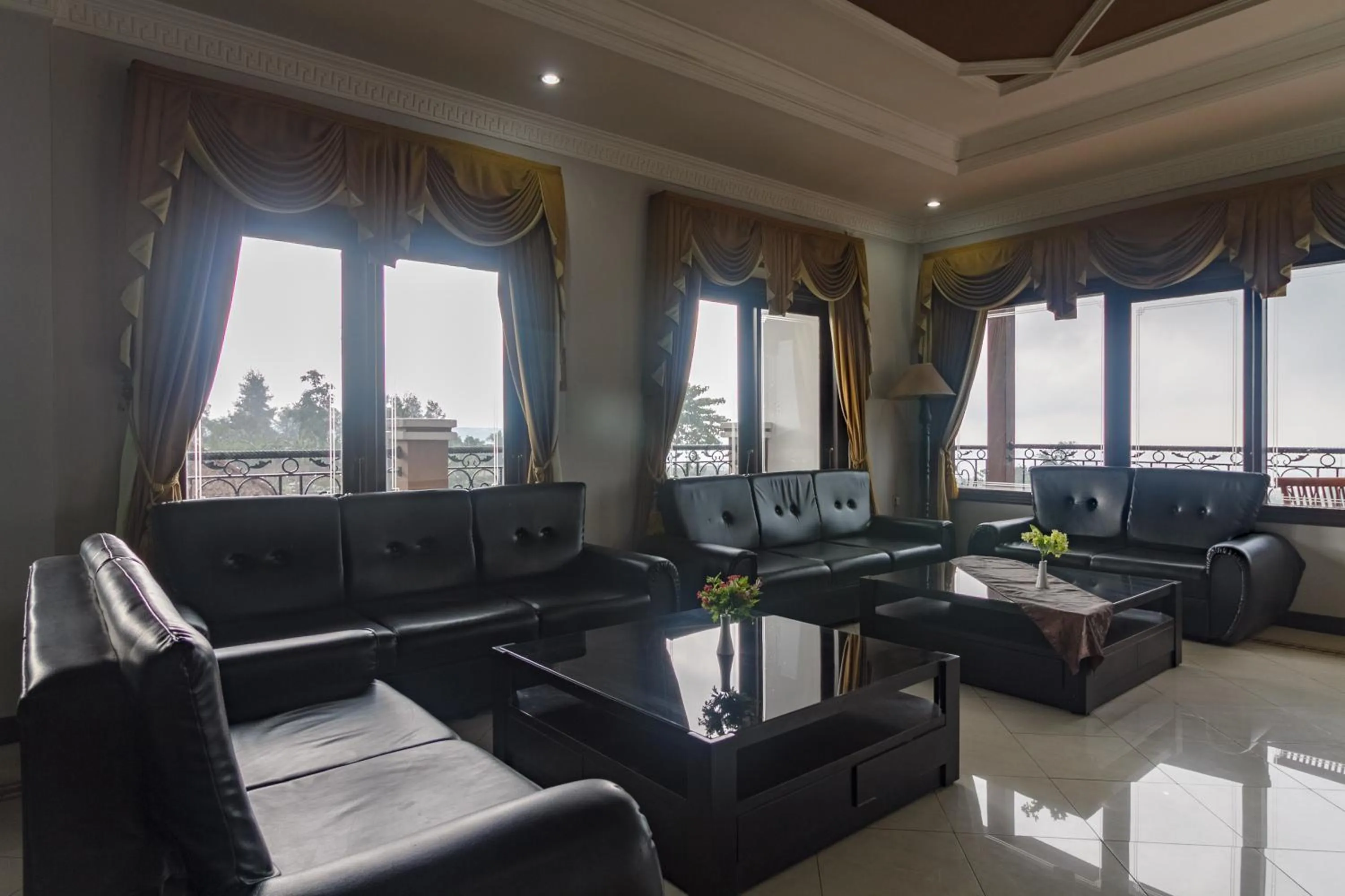 Seating area in RedDoorz Syariah @ Cipanas