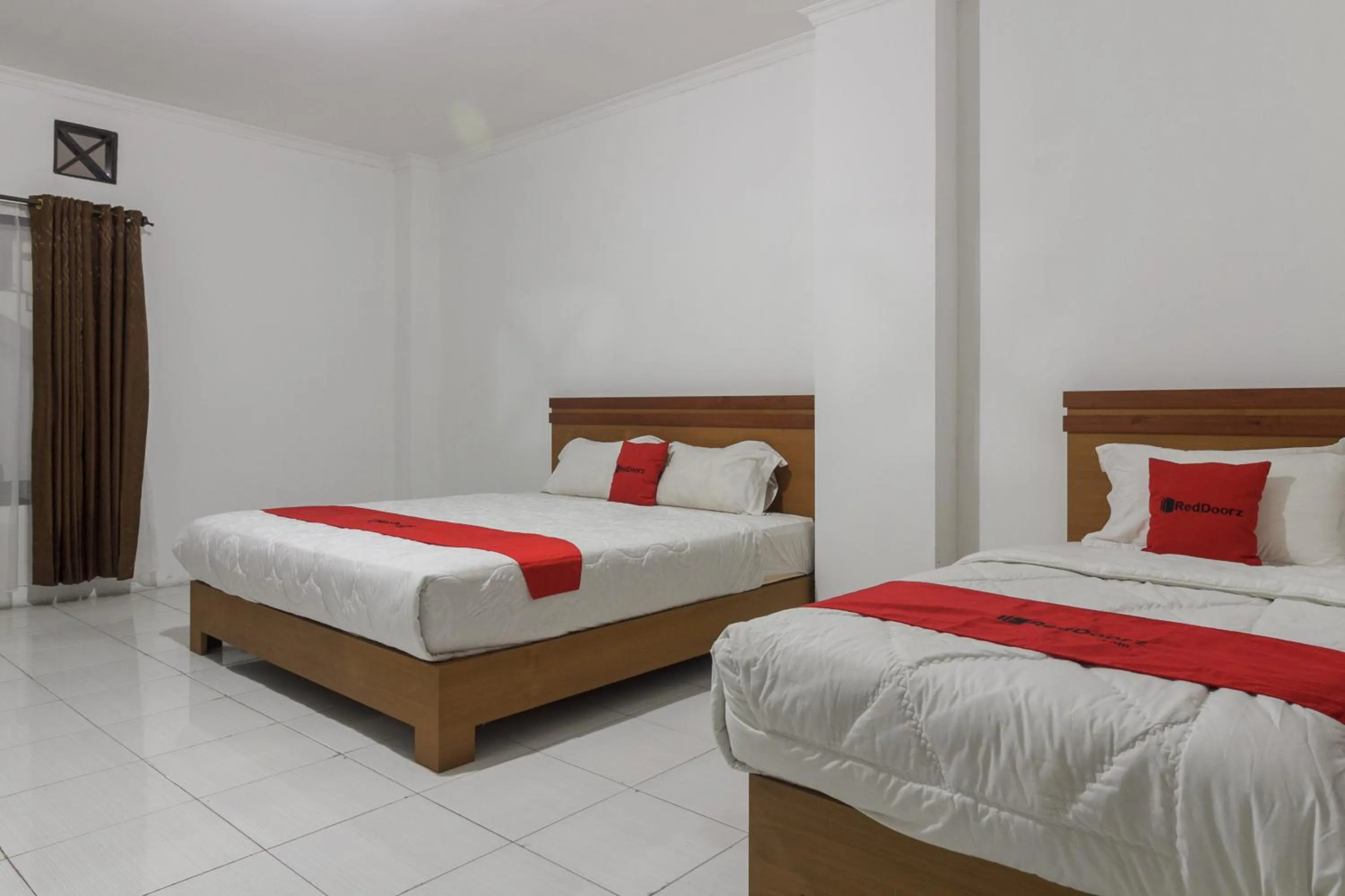 Bedroom, Bed in RedDoorz Syariah @ Cipanas