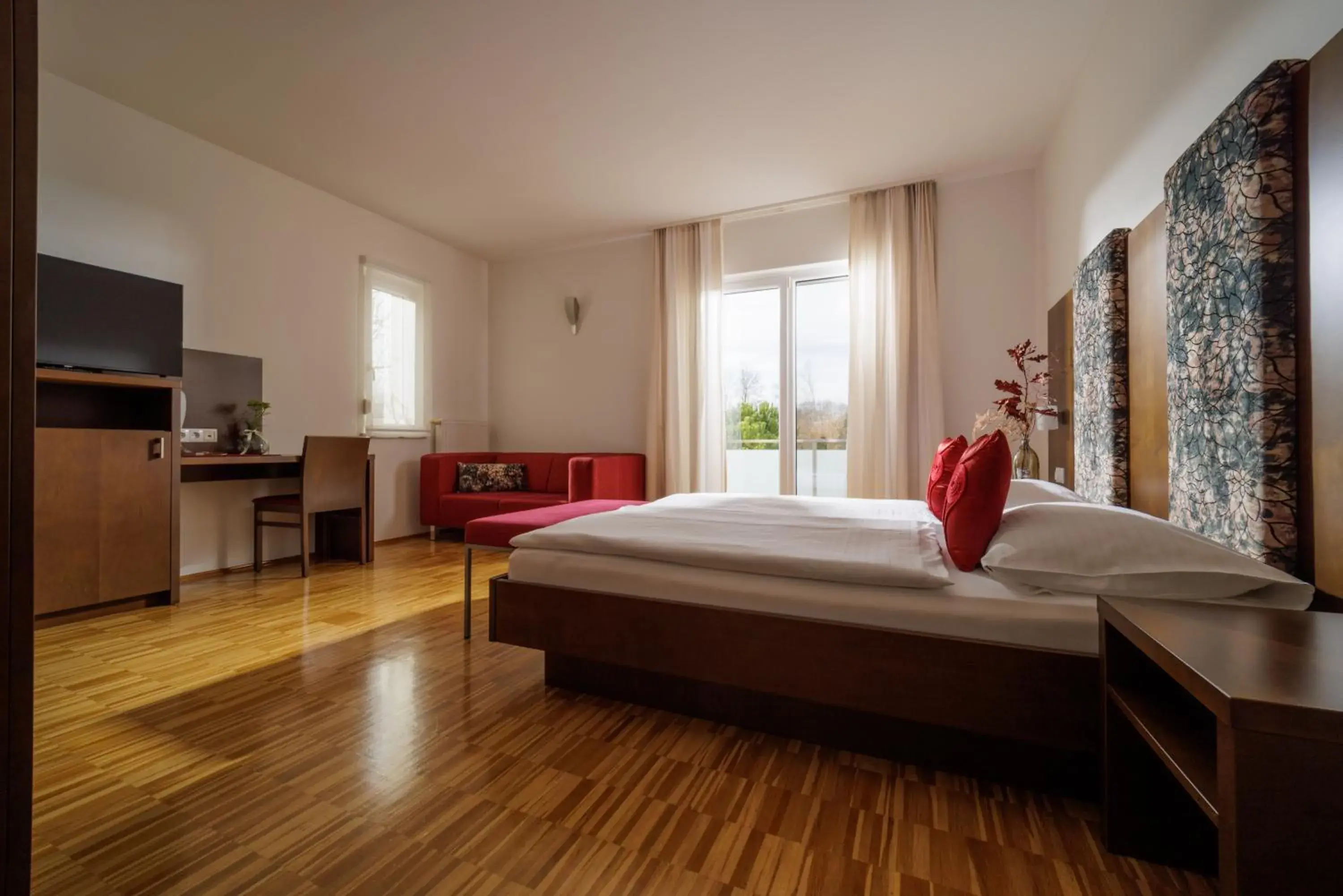 Superior Double Room with Pool View in Hotel Garni Toscanina - Adults Only Superior Double Room with Pool View in Hotel Garni Toscanina - Adults Only