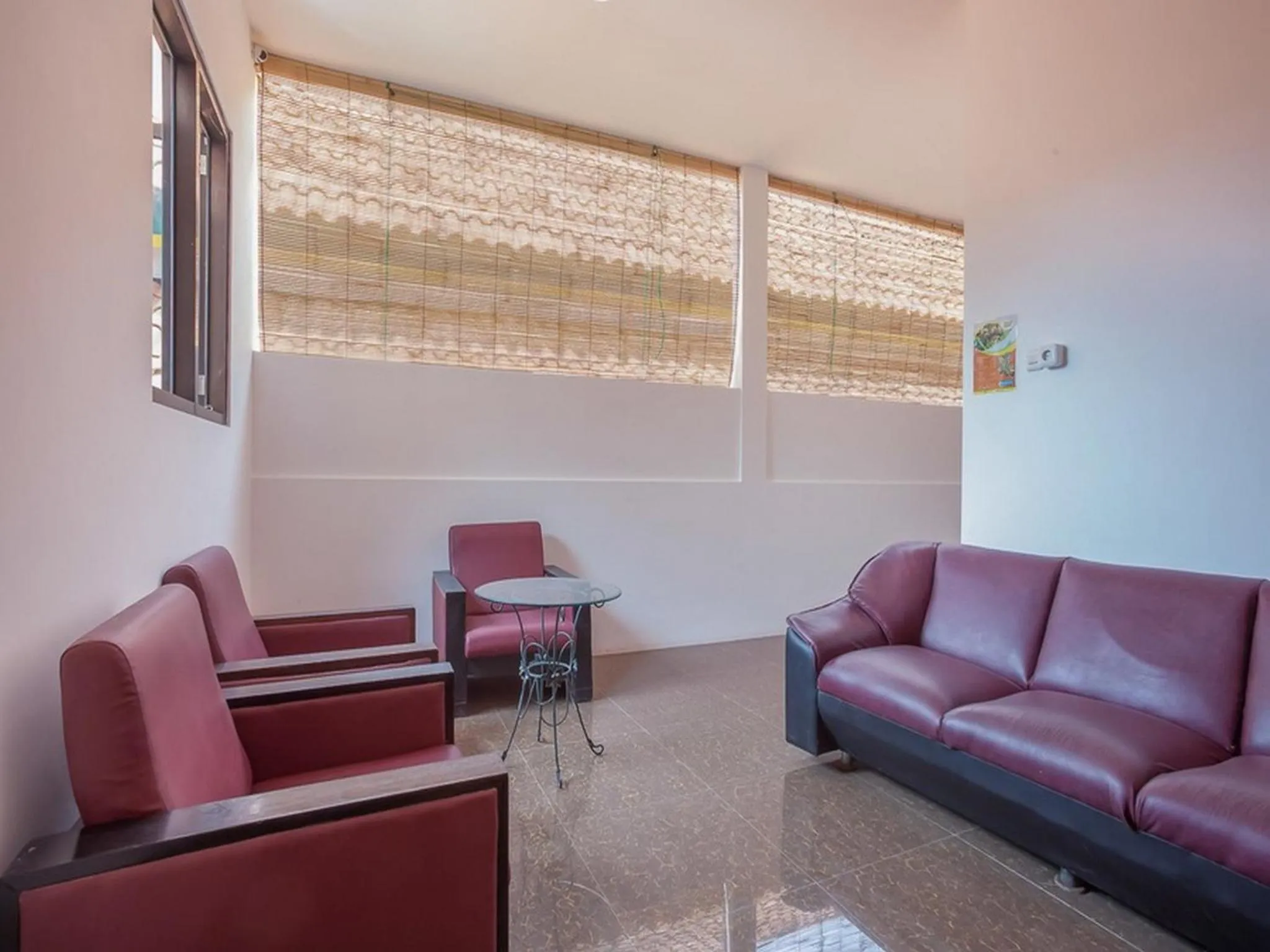 Living room in RedDoorz @ Kertajaya Surabaya