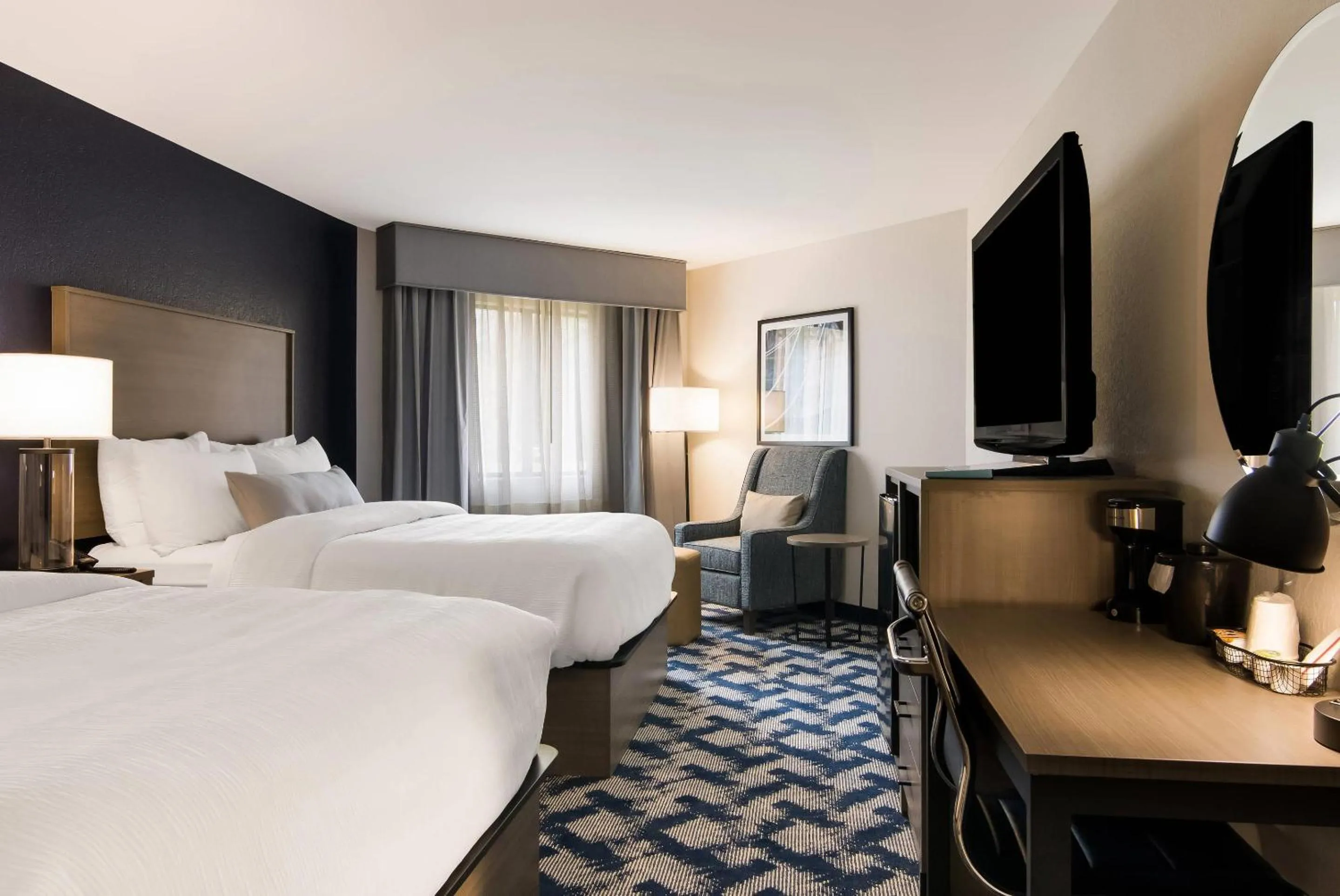 Bedroom, Bed in The Inn on Maritime Bay, an Ascend Collection Hotel