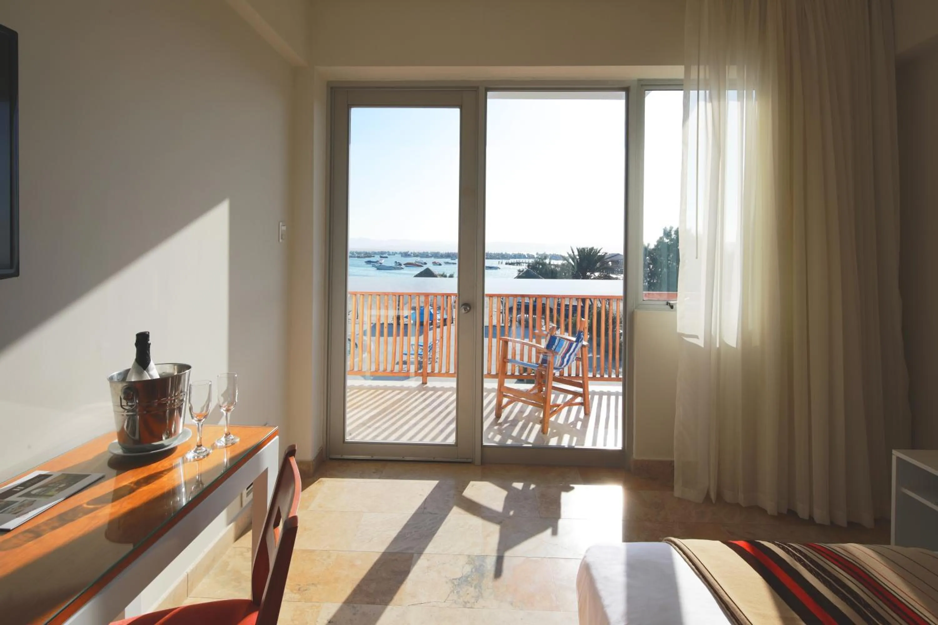 Photo of the whole room in San Agustin Paracas