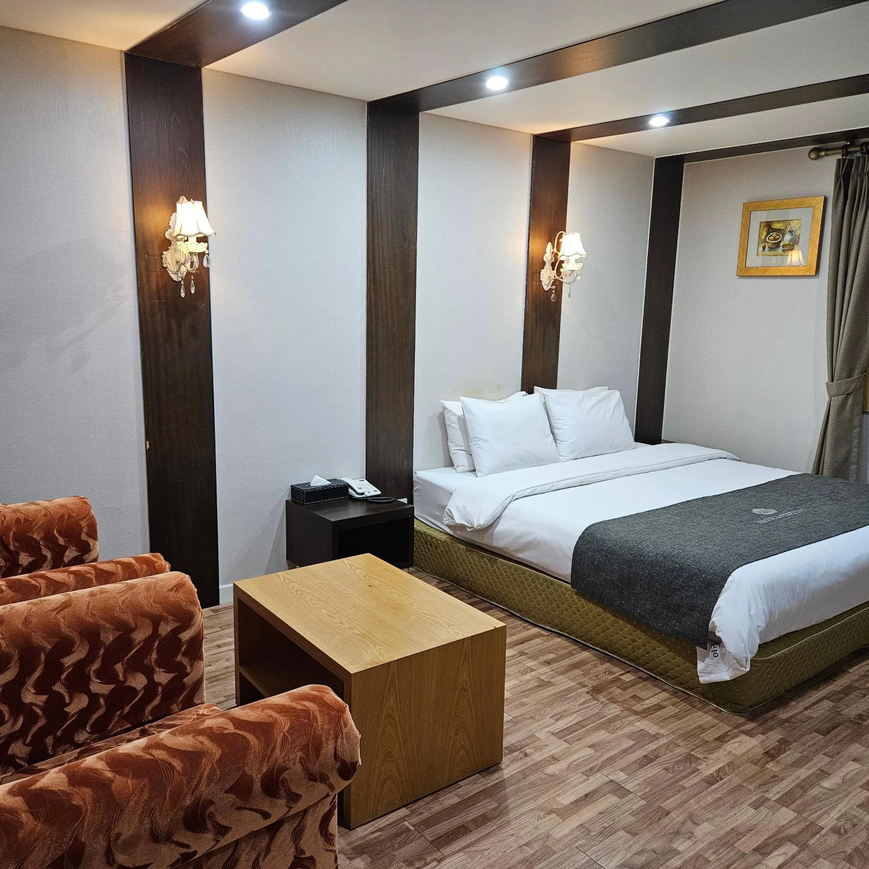 Bedroom, Bed in Symphony Hotel