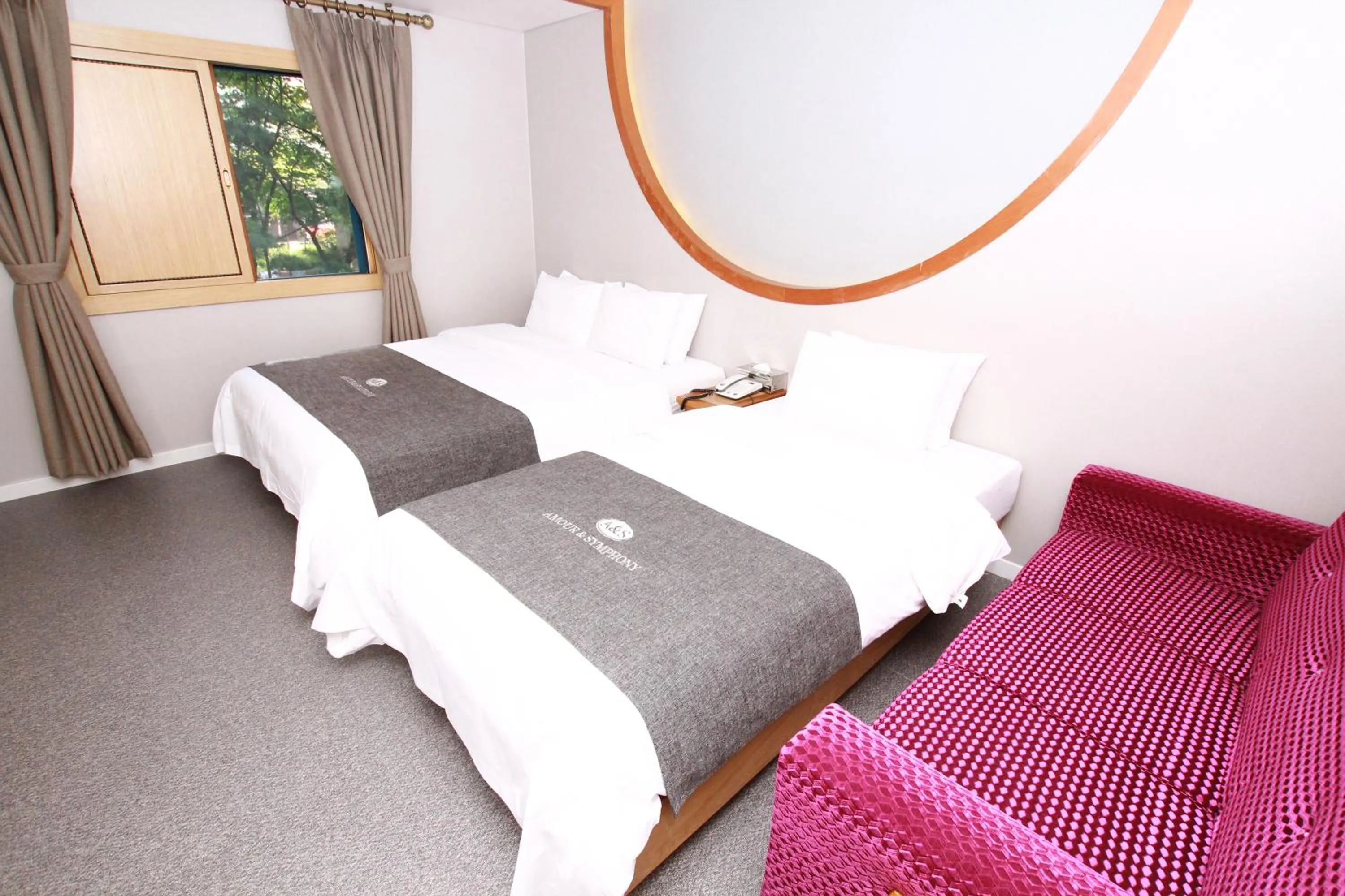 Photo of the whole room, Bed in Symphony Hotel