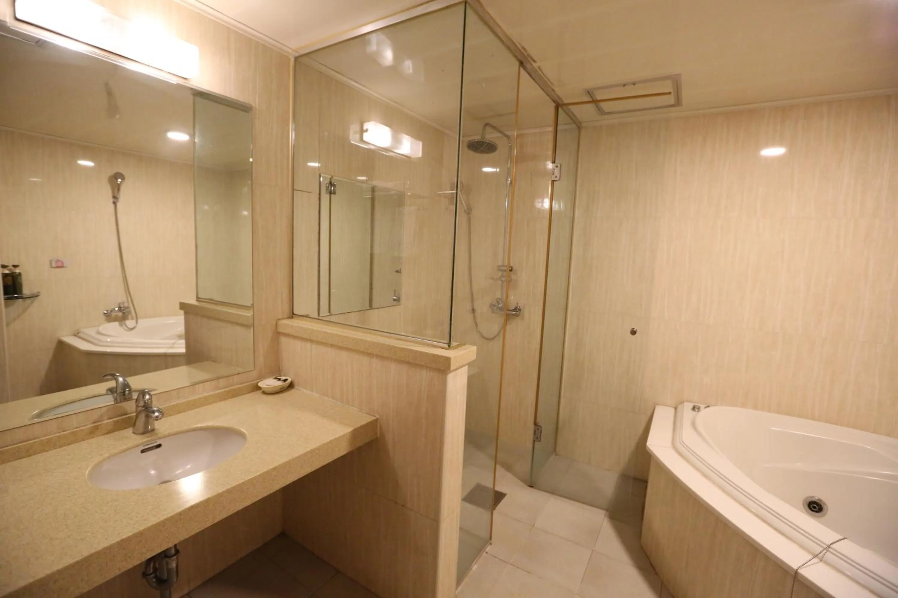 Bathroom in Symphony Hotel
