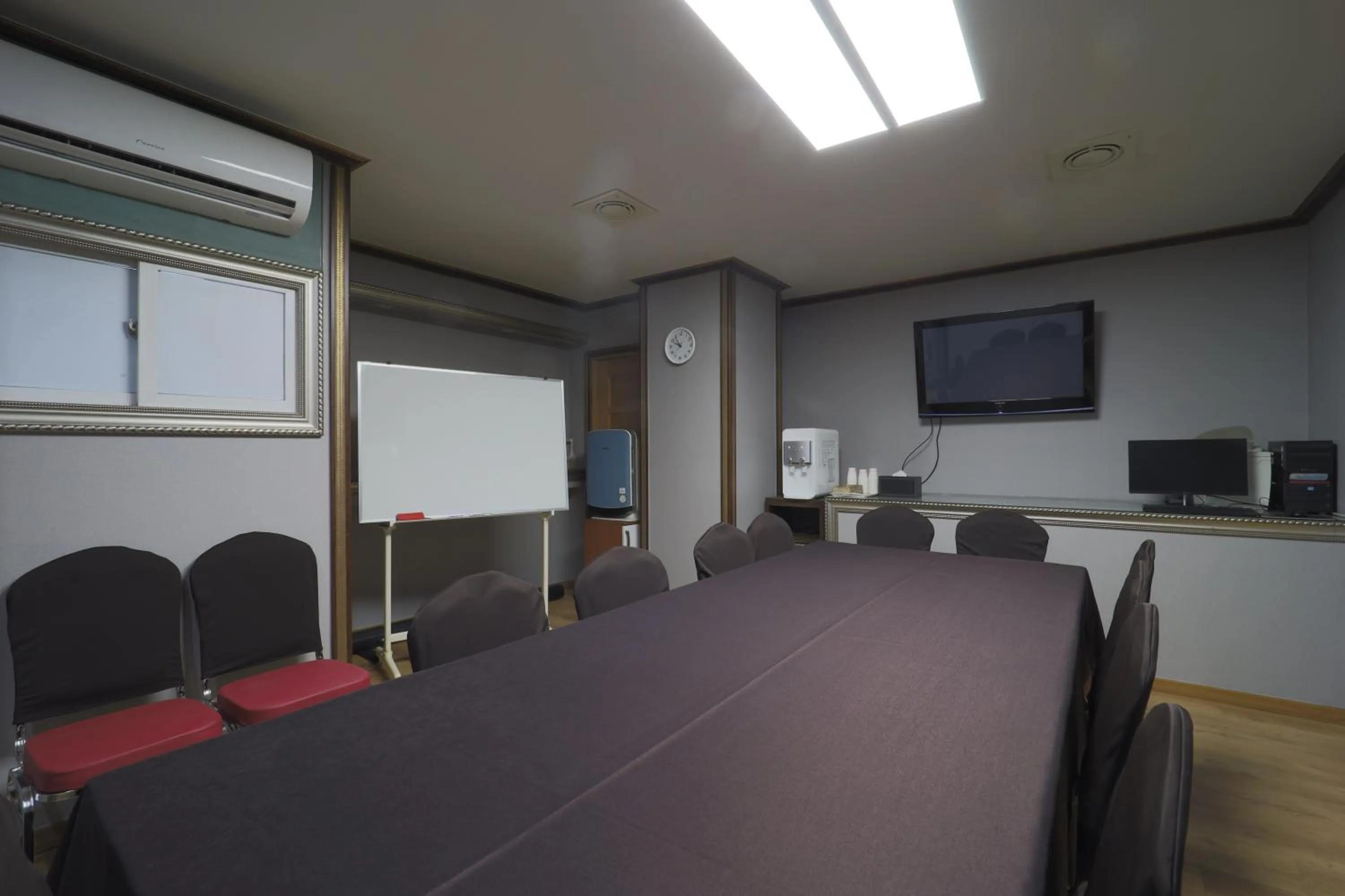 Meeting/conference room in Symphony Hotel