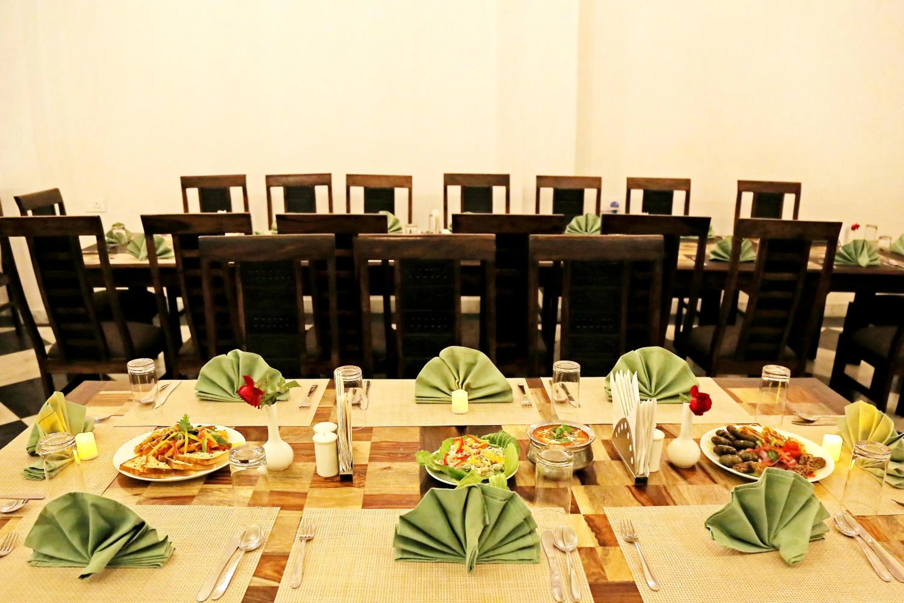 Restaurant/places to eat in Atulya Niwas