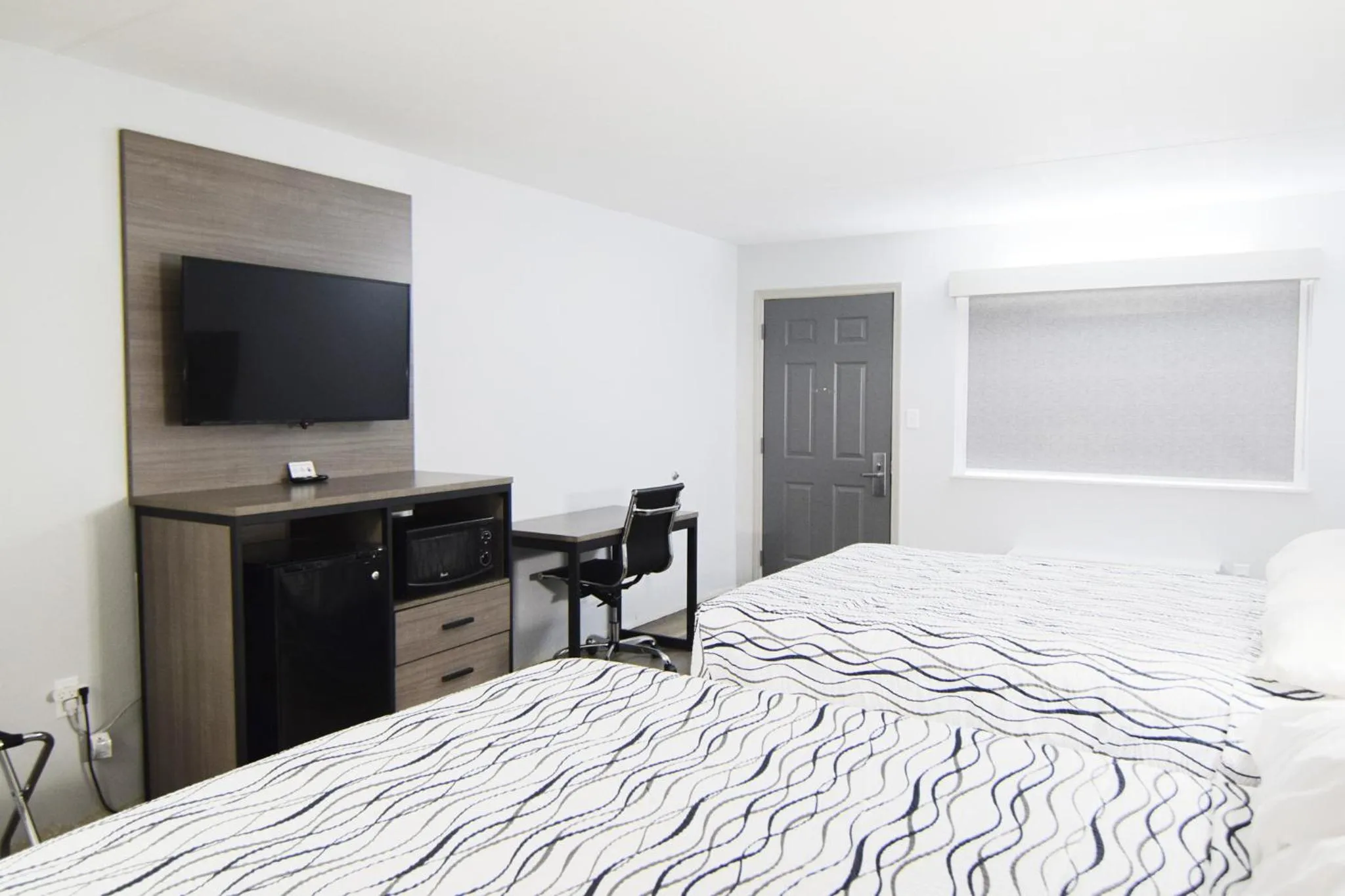 Bed in Walnut Inn Roland