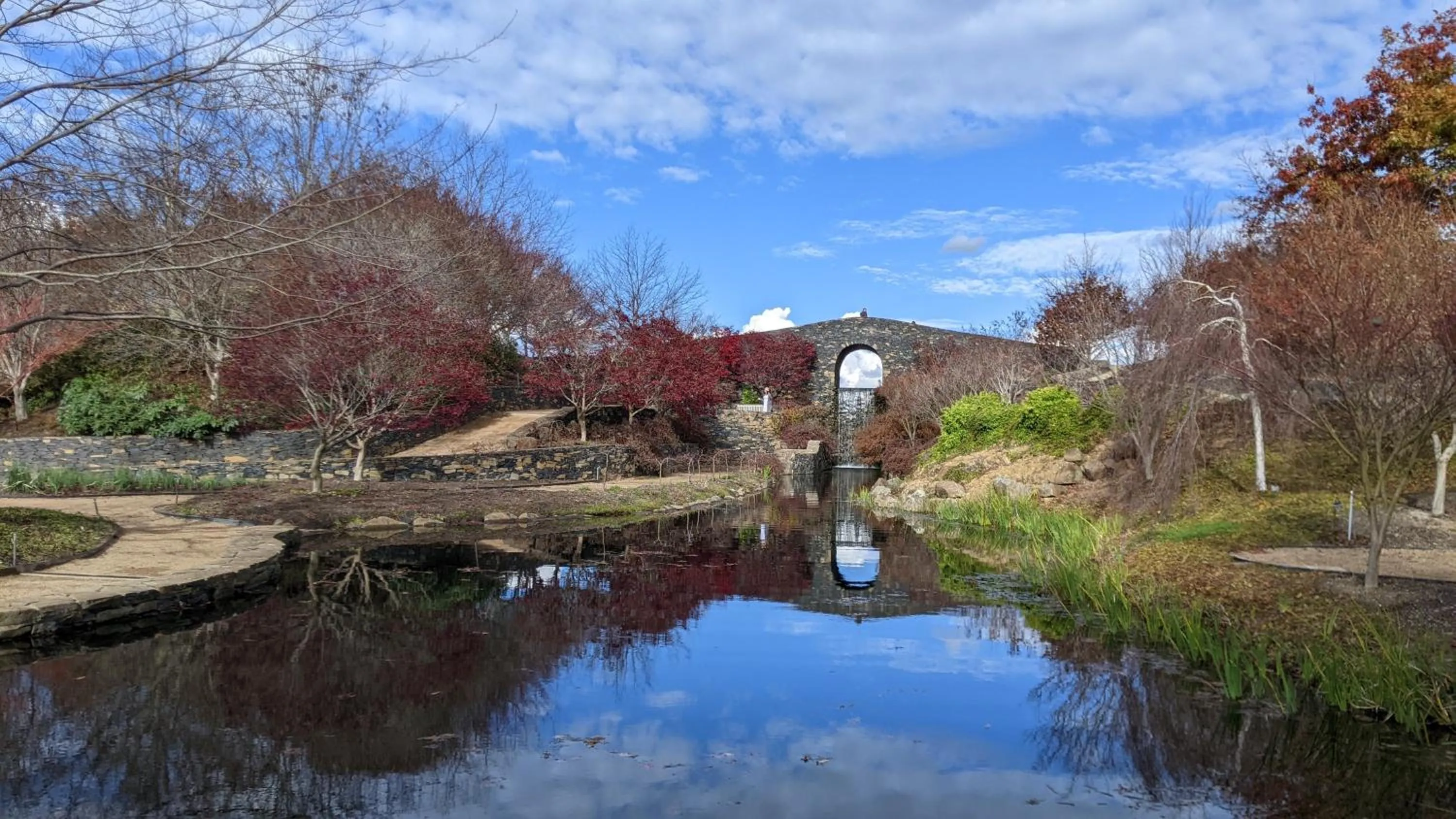 Nearby landmark in Highlands Motor Inn