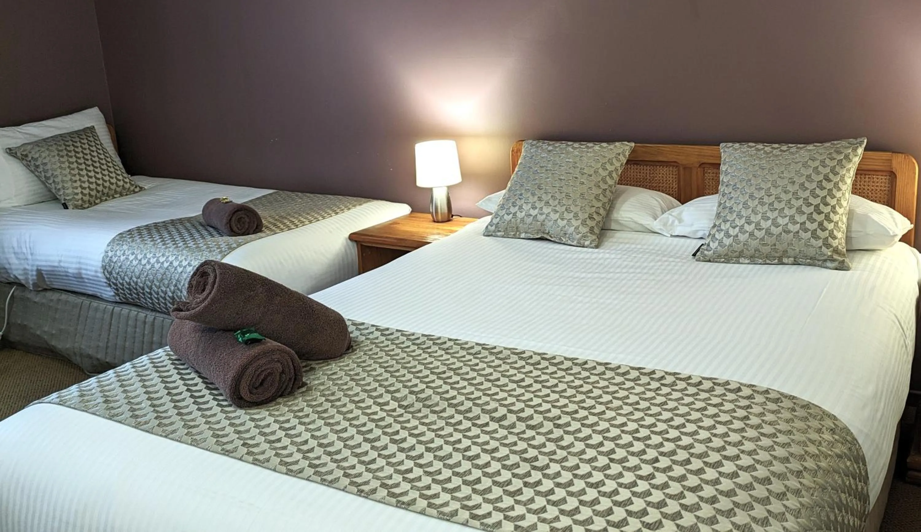 Bed in Highlands Motor Inn