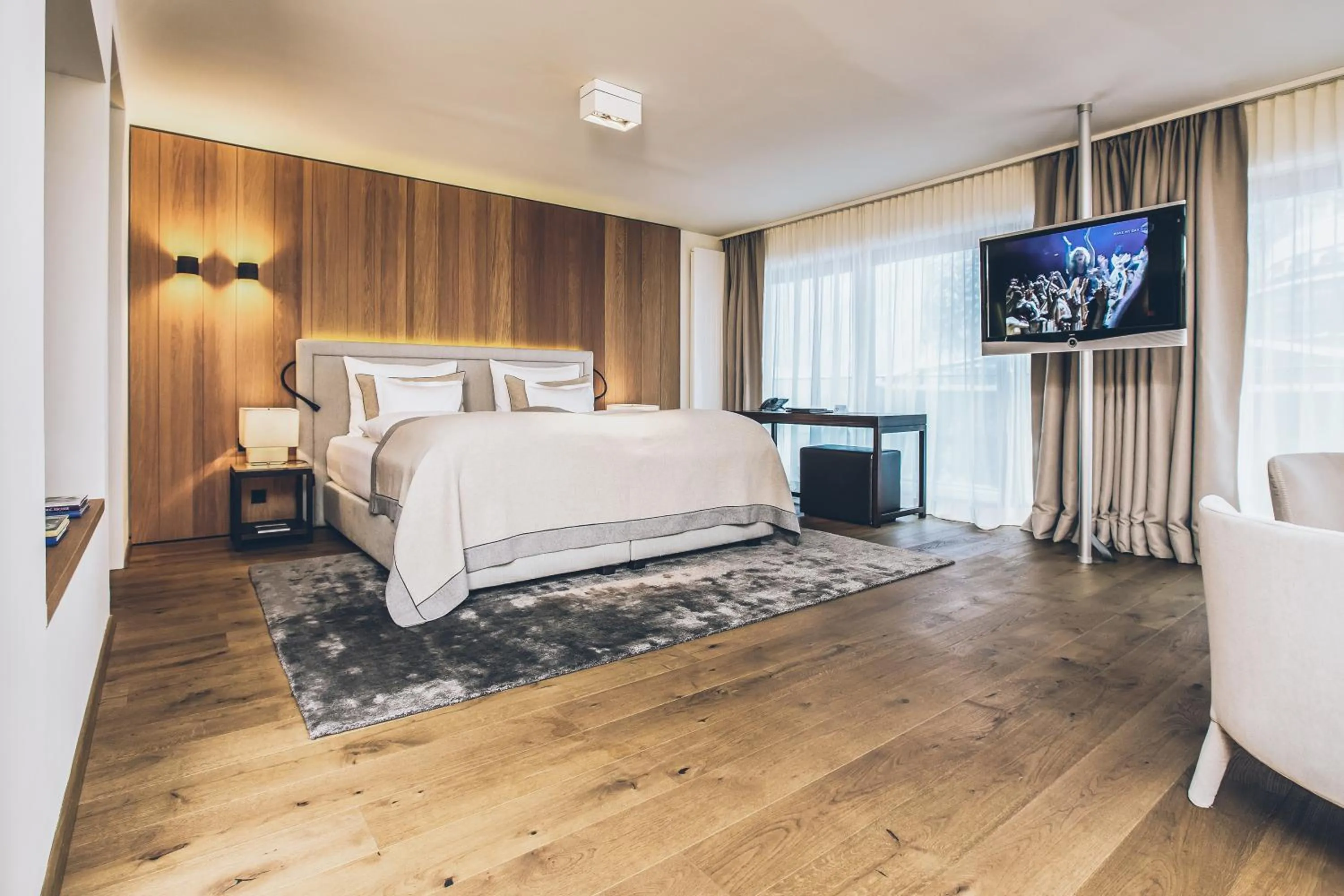 Photo of the whole room, Bed in Elizabeth Arthotel Adults Only