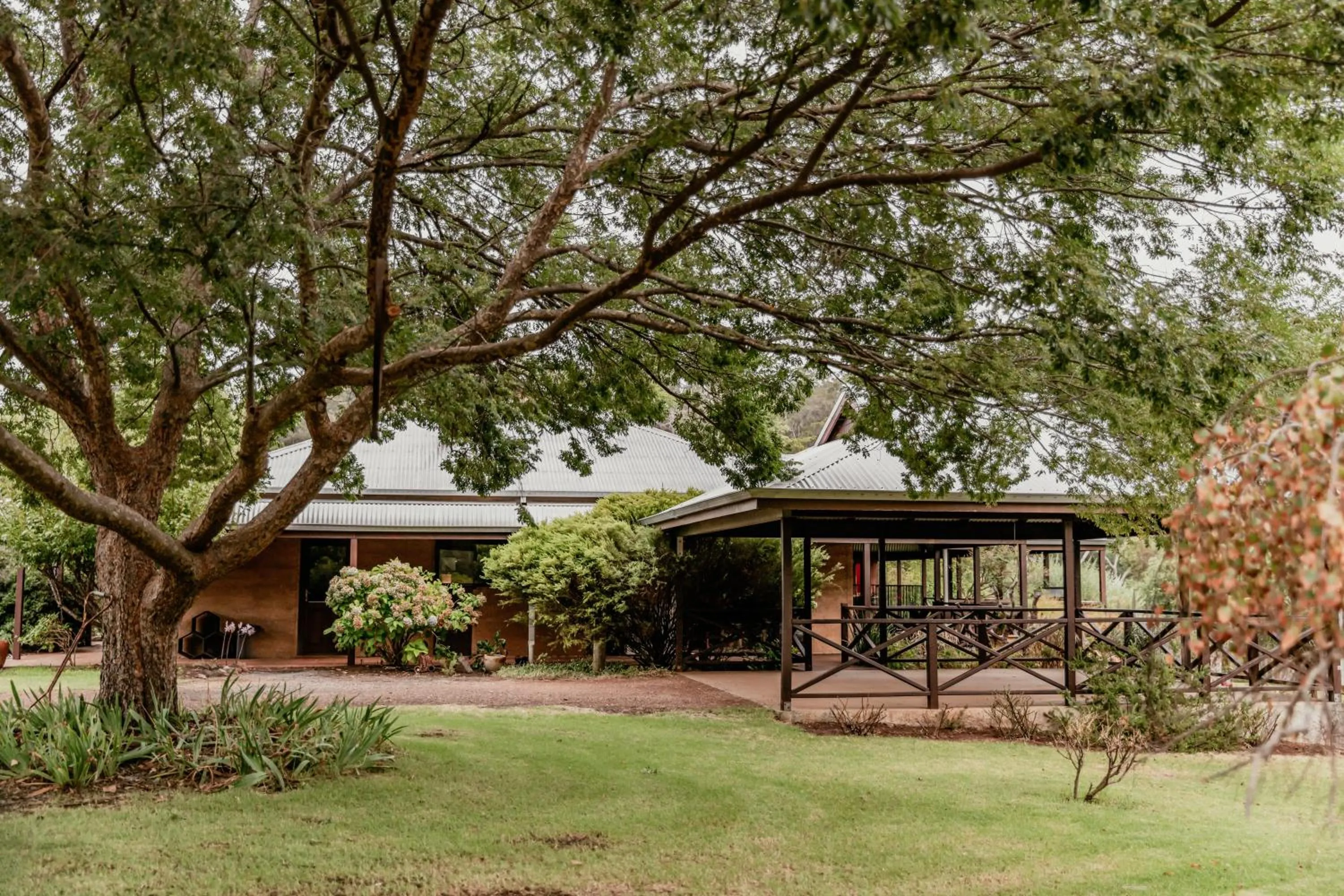 Property building in Balingup Jalbrook Cottages Jalbrook Estate