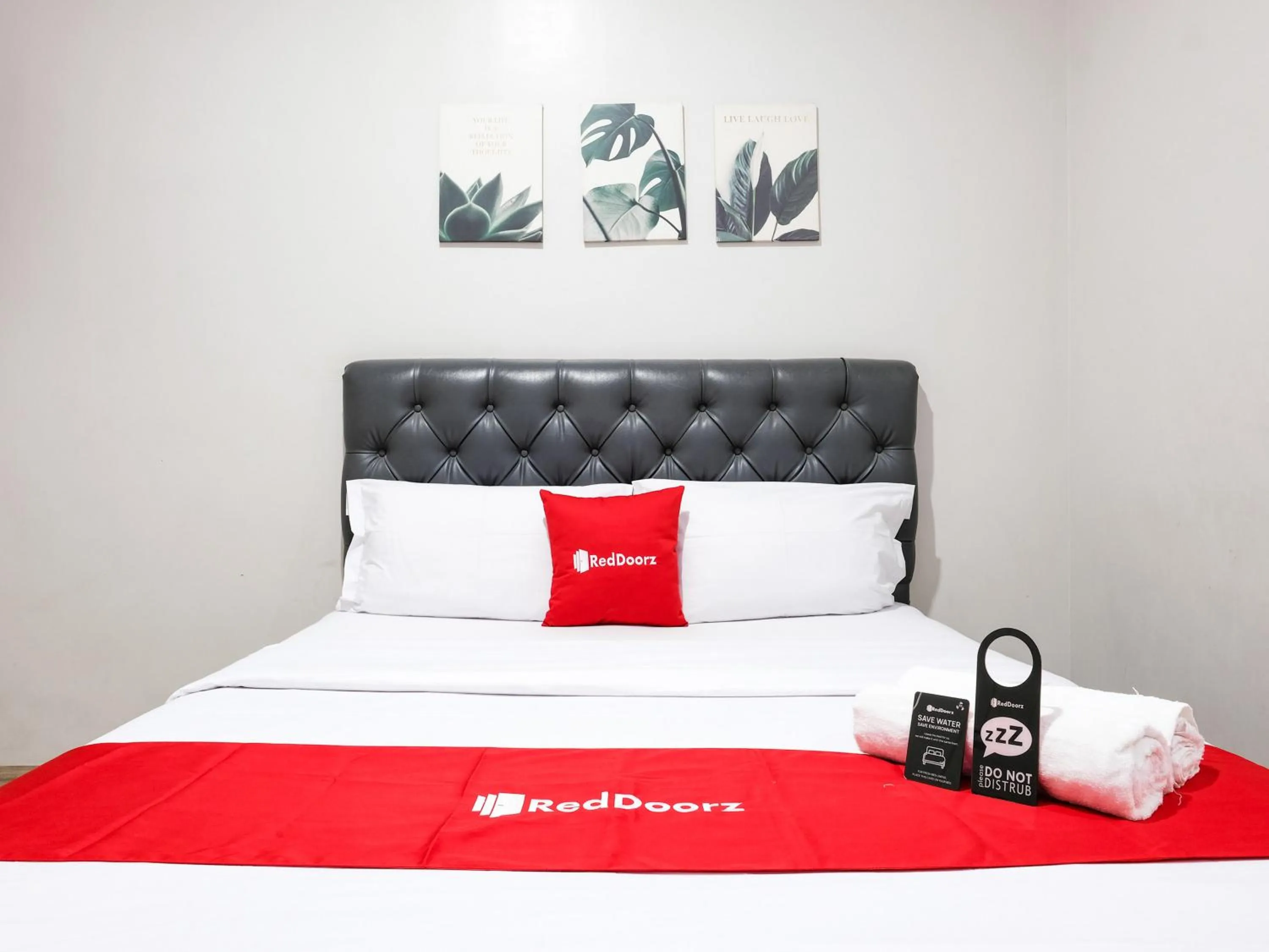 Bedroom, Bed in RedDoorz near Ciputra Golf Surabaya