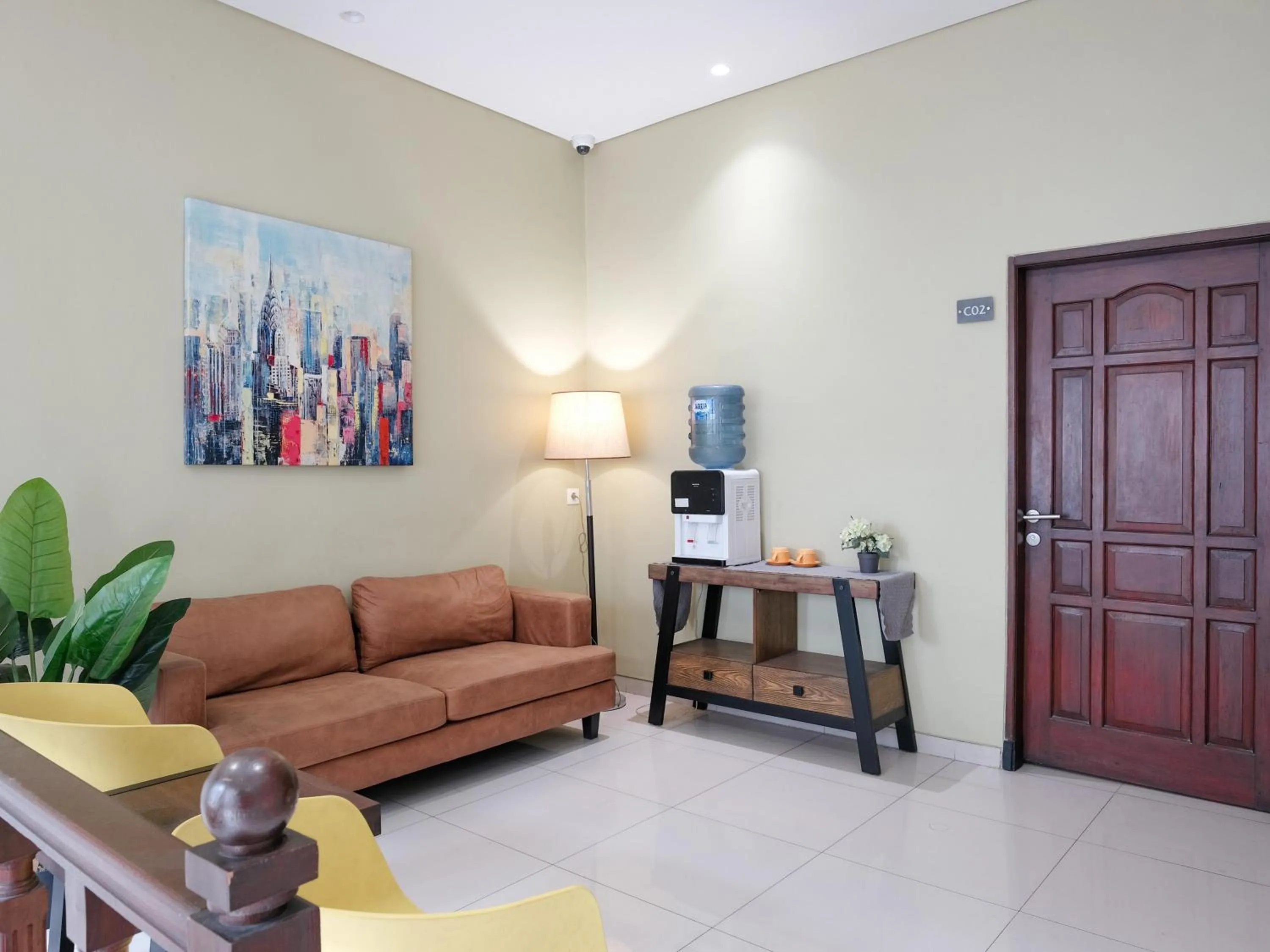 Seating area in RedDoorz near Ciputra Golf Surabaya