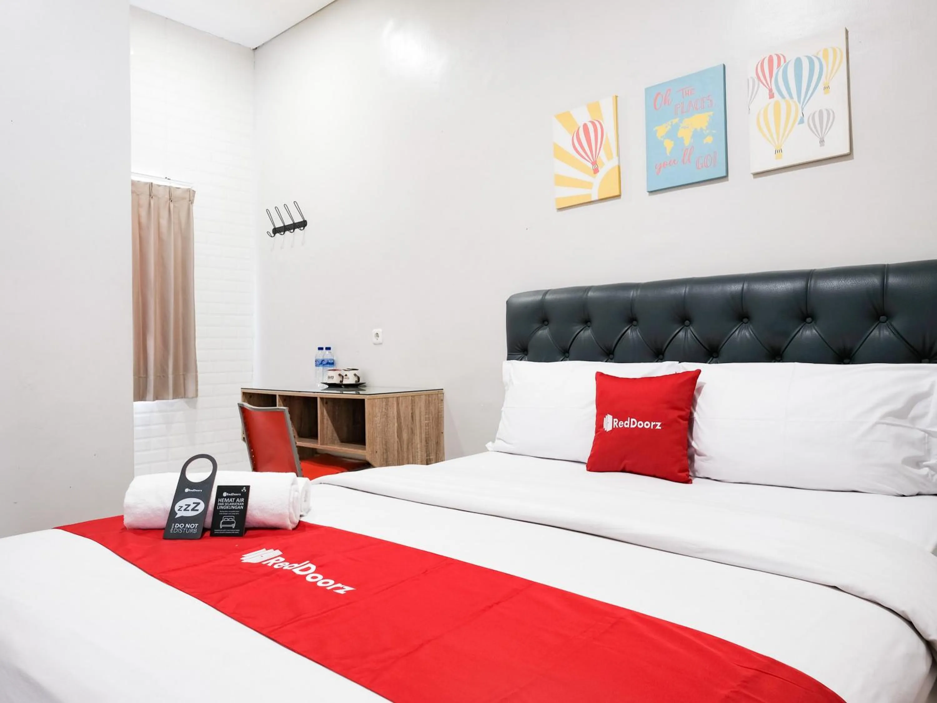 Bedroom, Bed in RedDoorz near Ciputra Golf Surabaya