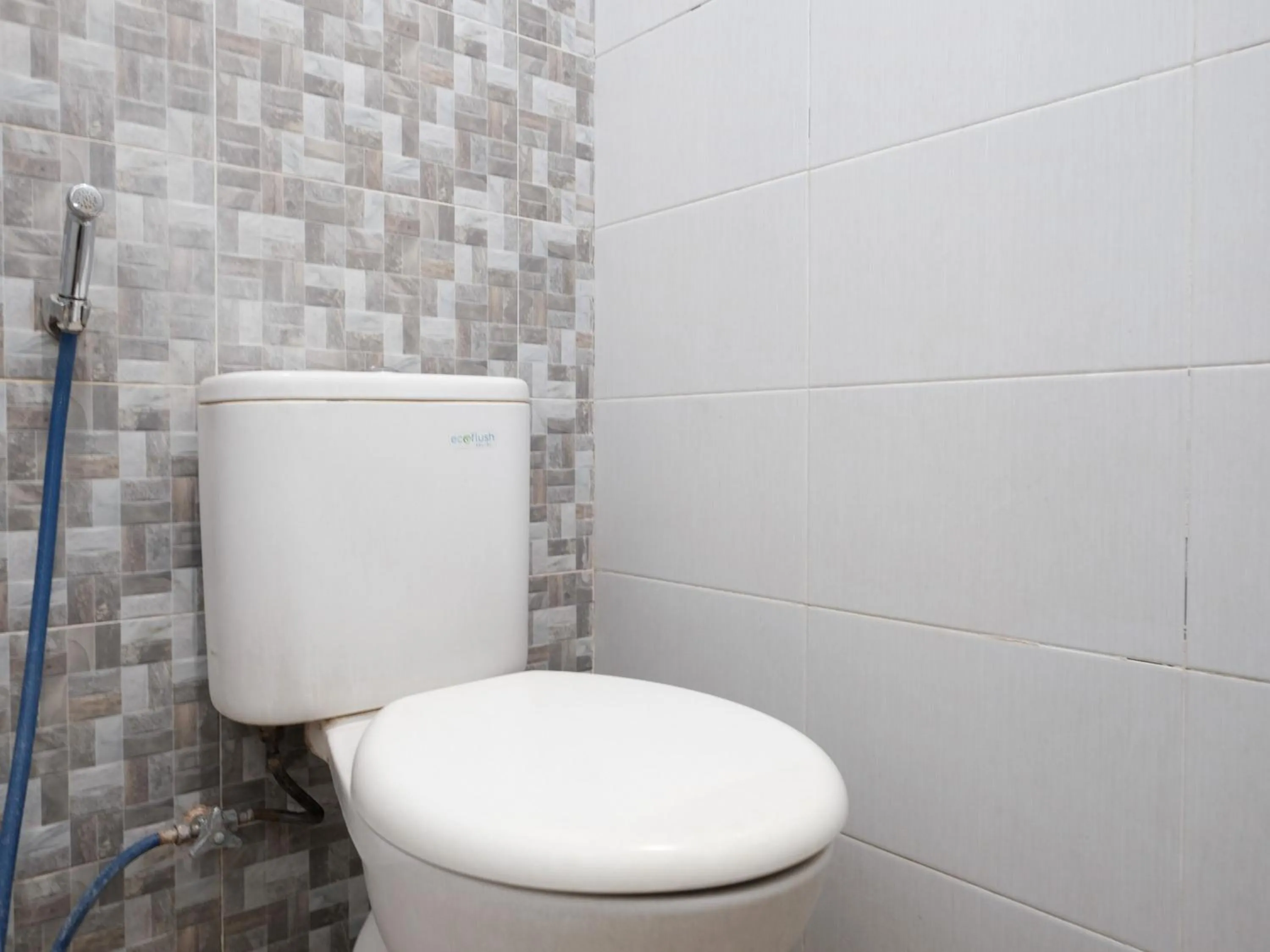 Bathroom in RedDoorz near Ciputra Golf Surabaya