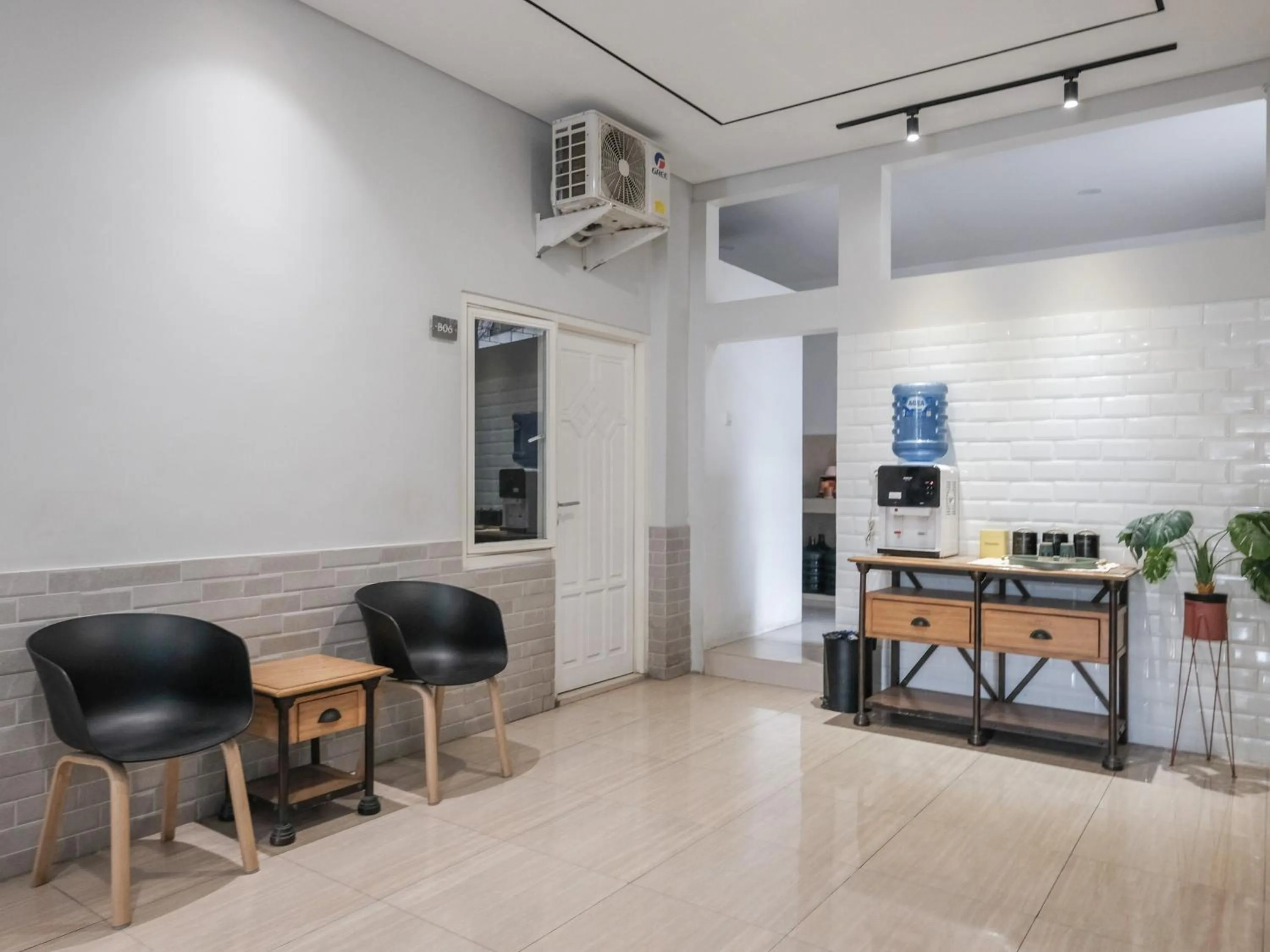 Property building in RedDoorz near Ciputra Golf Surabaya