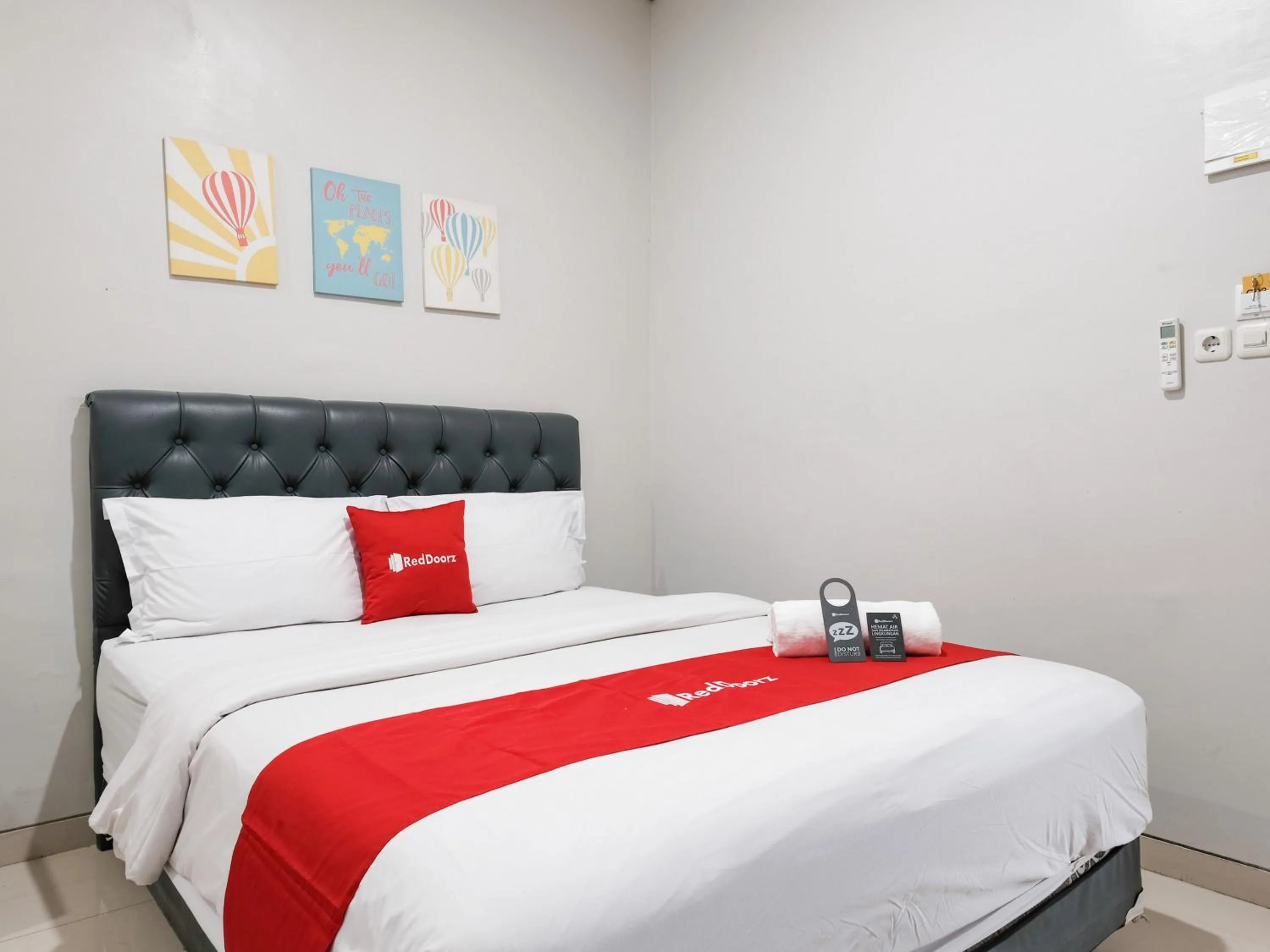 Bedroom, Bed in RedDoorz near Ciputra Golf Surabaya