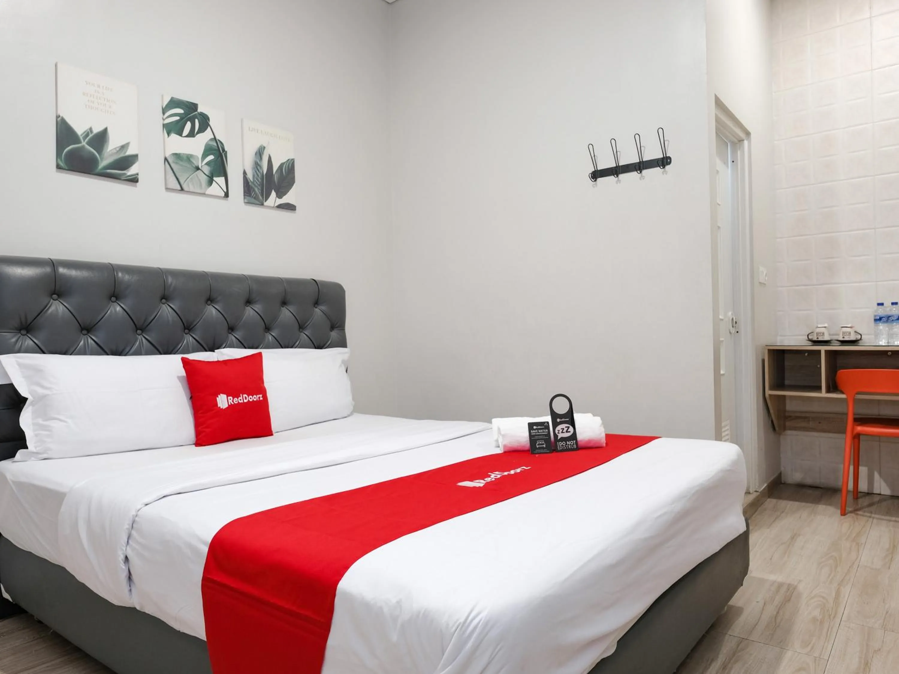 Bedroom, Bed in RedDoorz near Ciputra Golf Surabaya