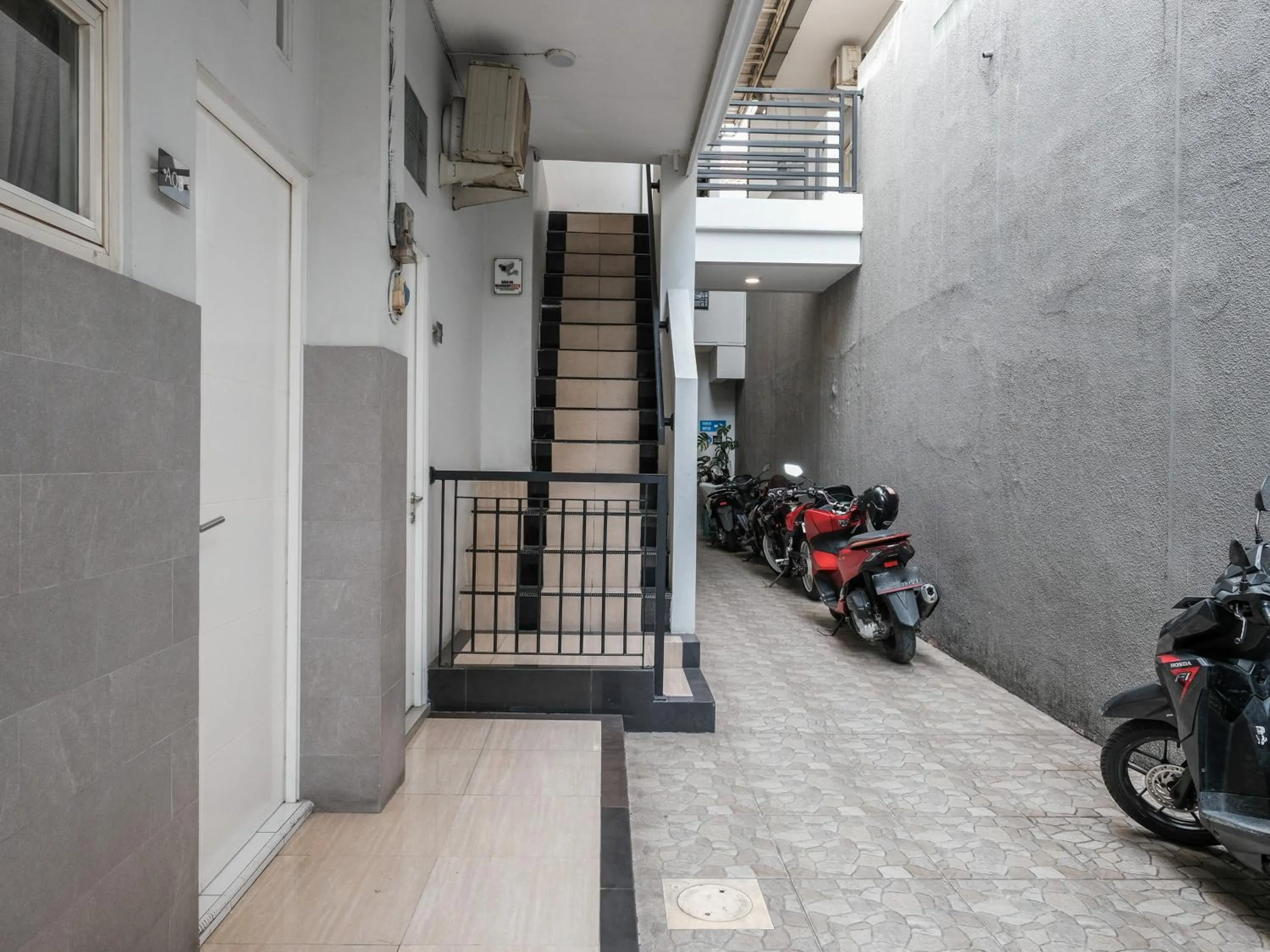 Property building in RedDoorz near Ciputra Golf Surabaya