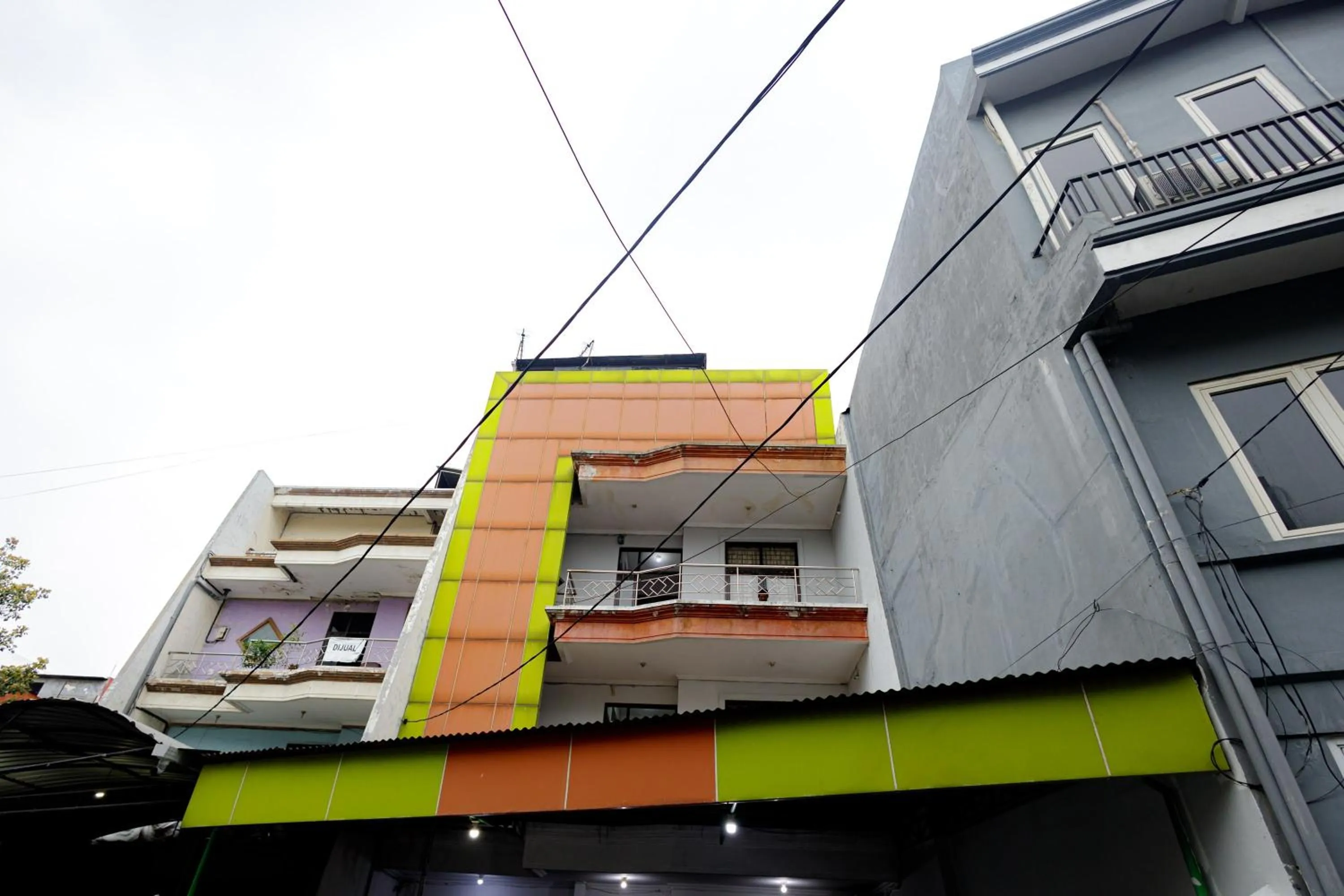 Property building in Marcello Residence Siwalankerto near Petra University Surabaya Mitra RedDoorz