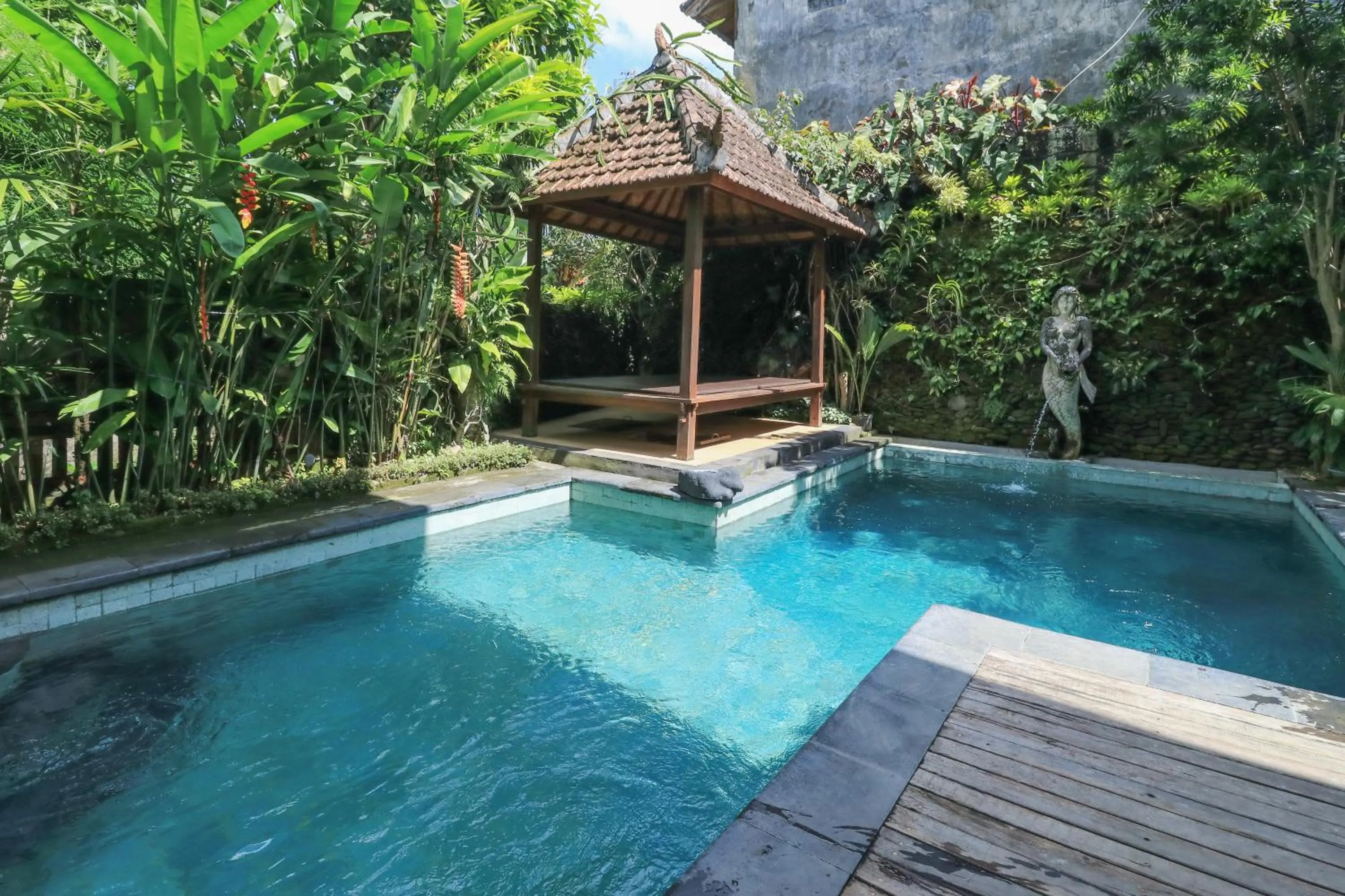 Swimming pool in Pering Bungalow Ubud