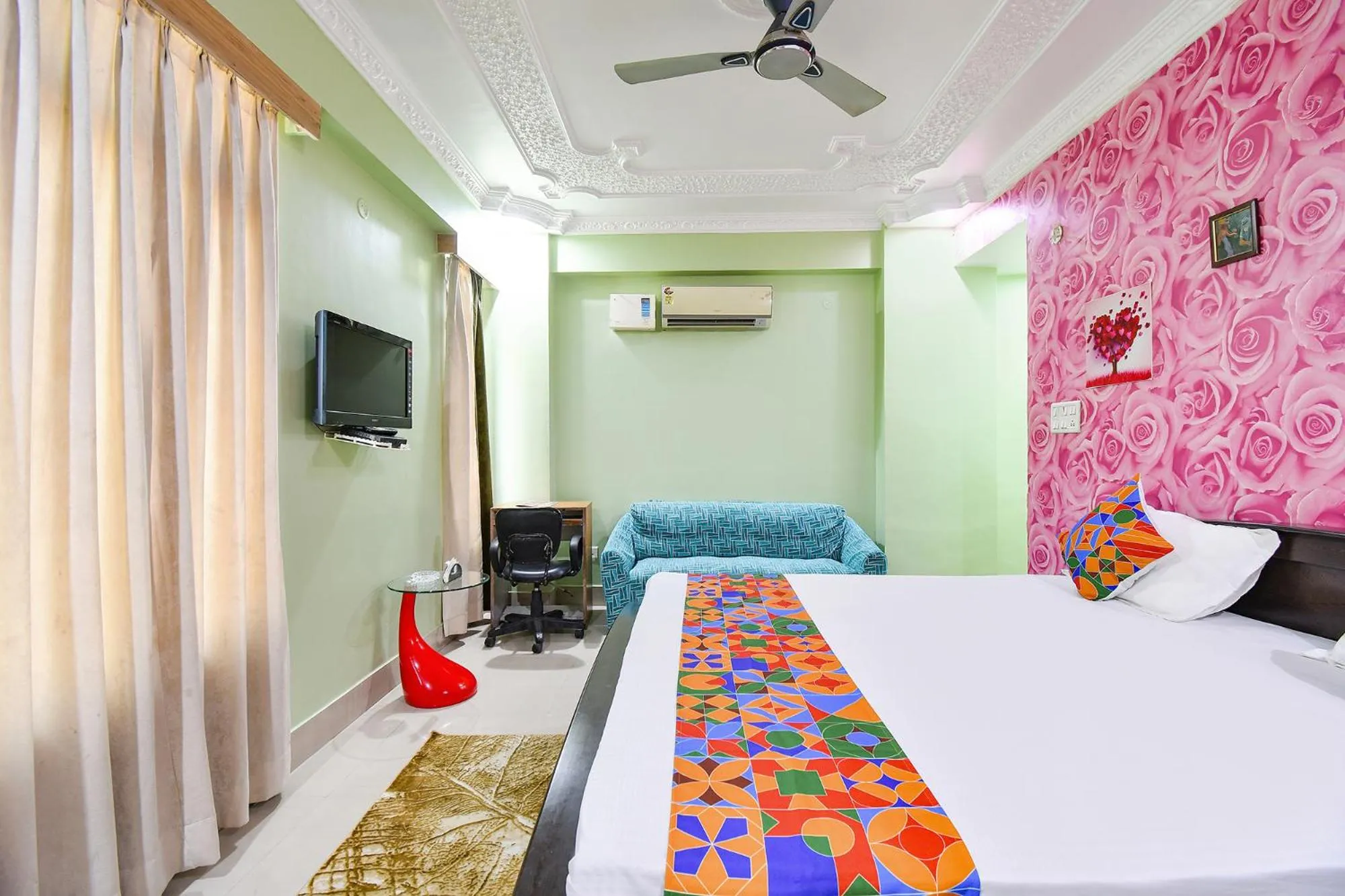 Bed in FabHotel Elements Inn