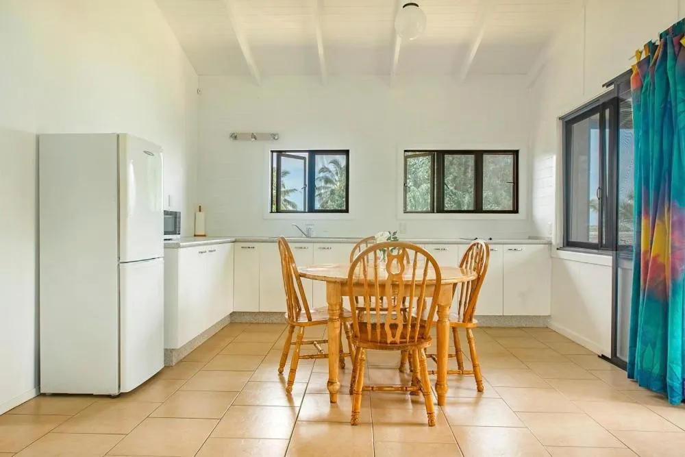 Kitchen or kitchenette in Aroa Beachside Resort