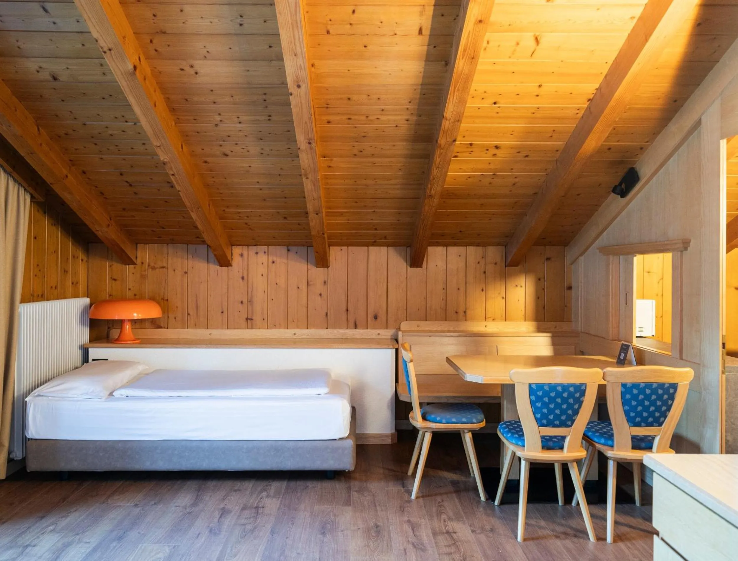 Living room, Bed in Ambiez Residencehotel