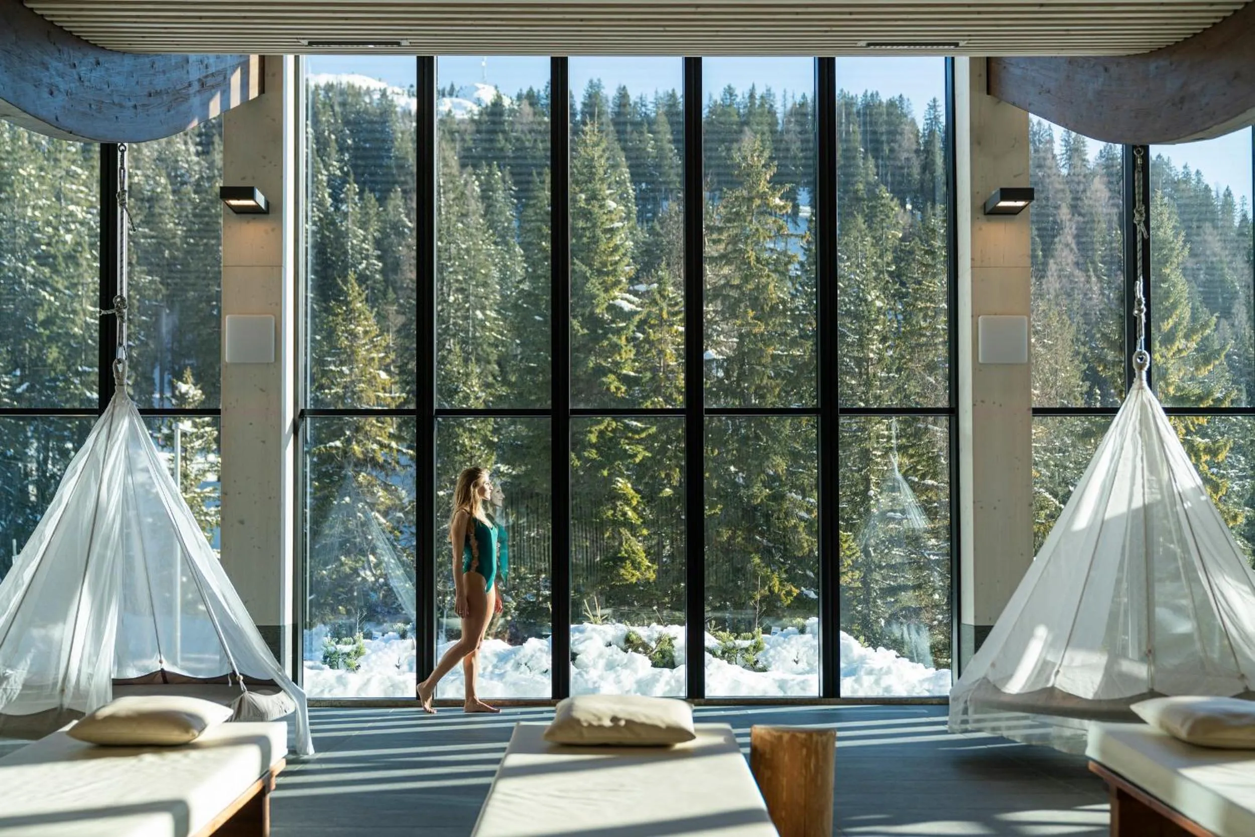 Swimming pool in Ambiez Residencehotel