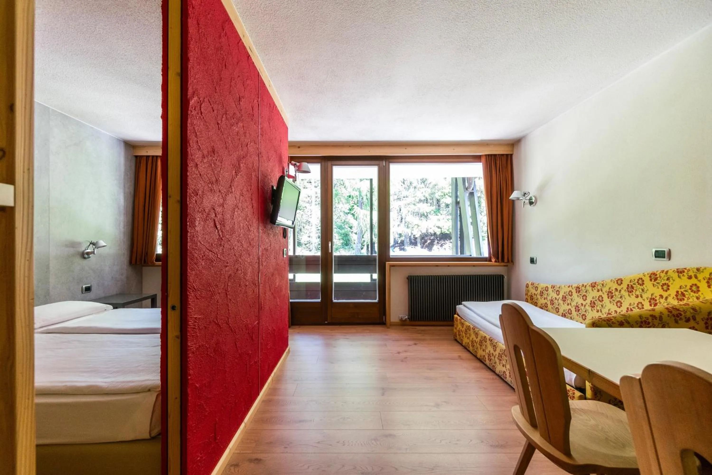 Balcony/Terrace, Bed in Ambiez Residencehotel