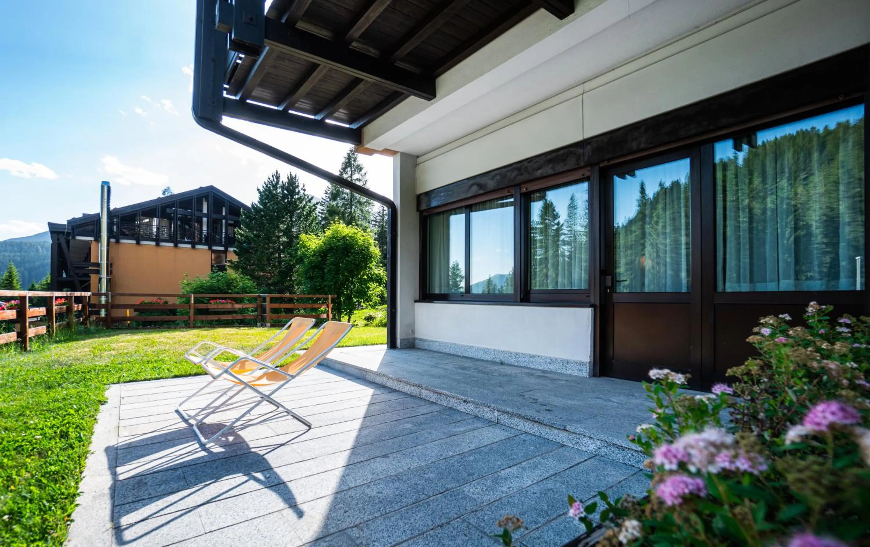 Summer in Ambiez Residencehotel