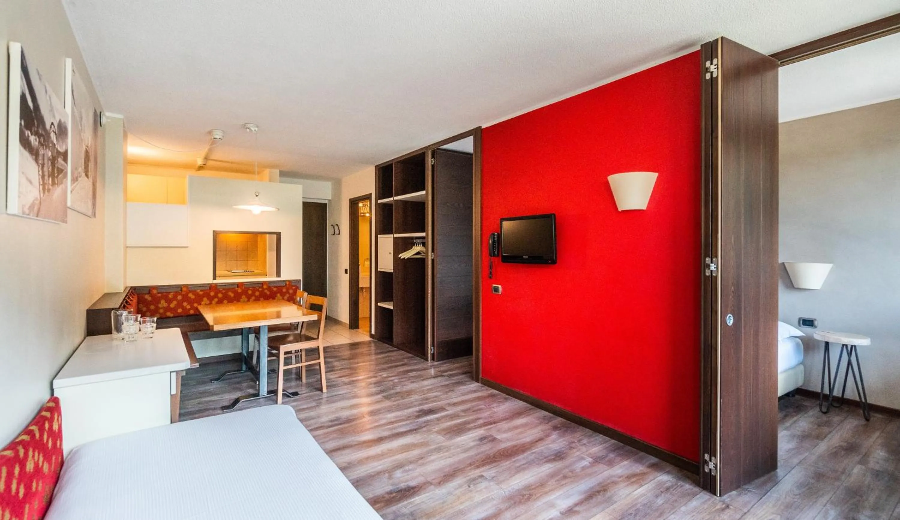 TV and multimedia in Ambiez Residencehotel