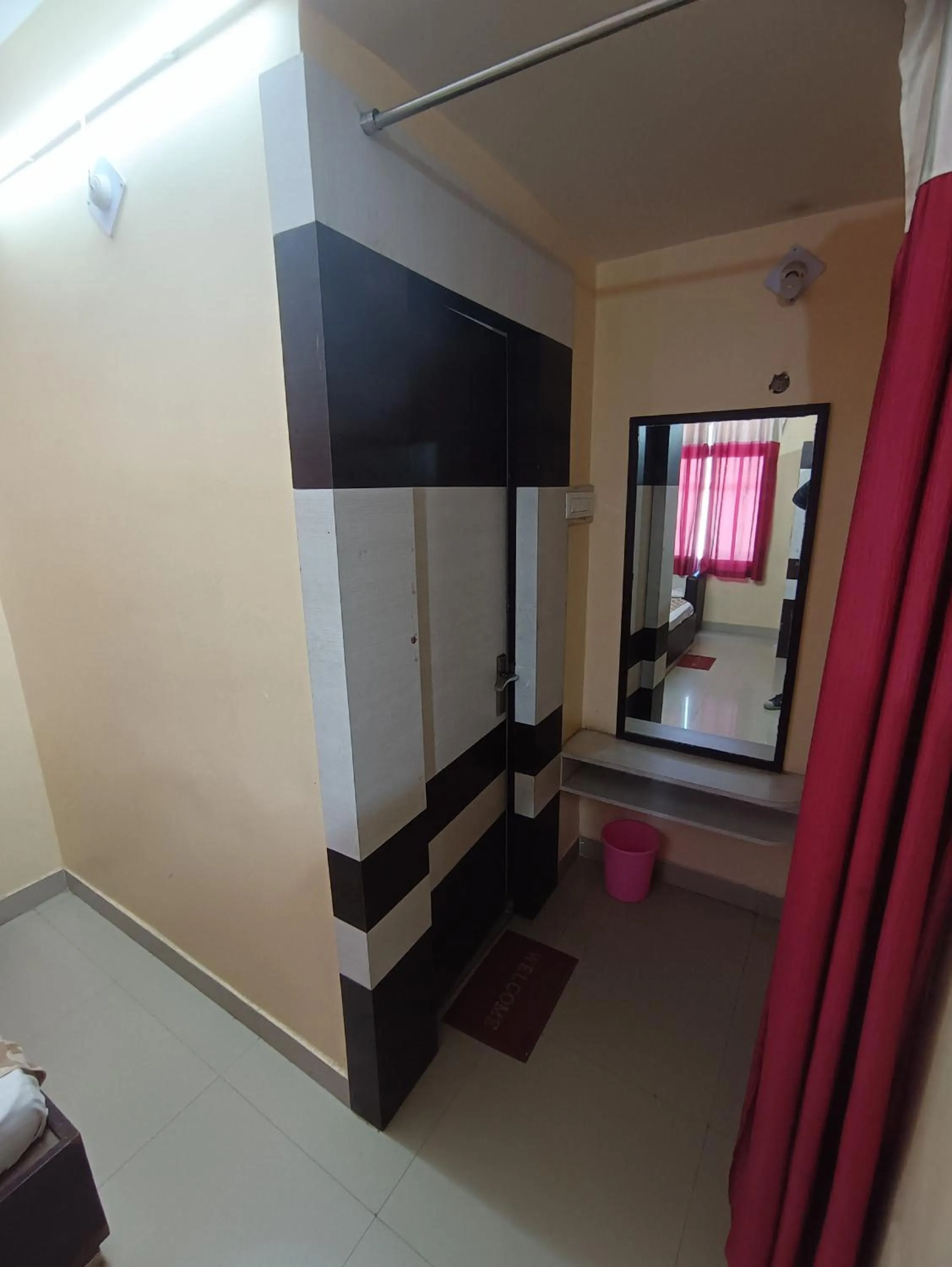 Bed in Hotel Viraat Inn