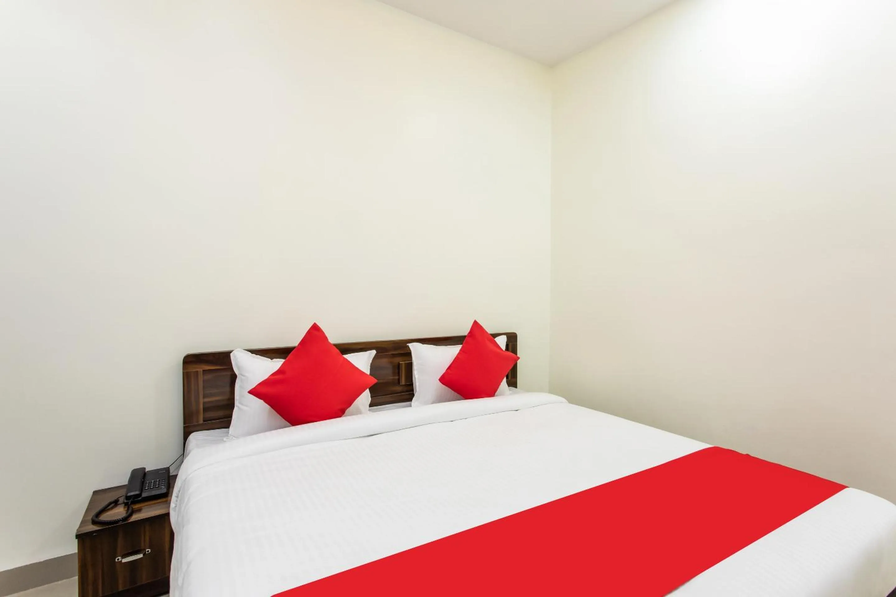 Bedroom, Bed in Hotel O Manjulam Regency