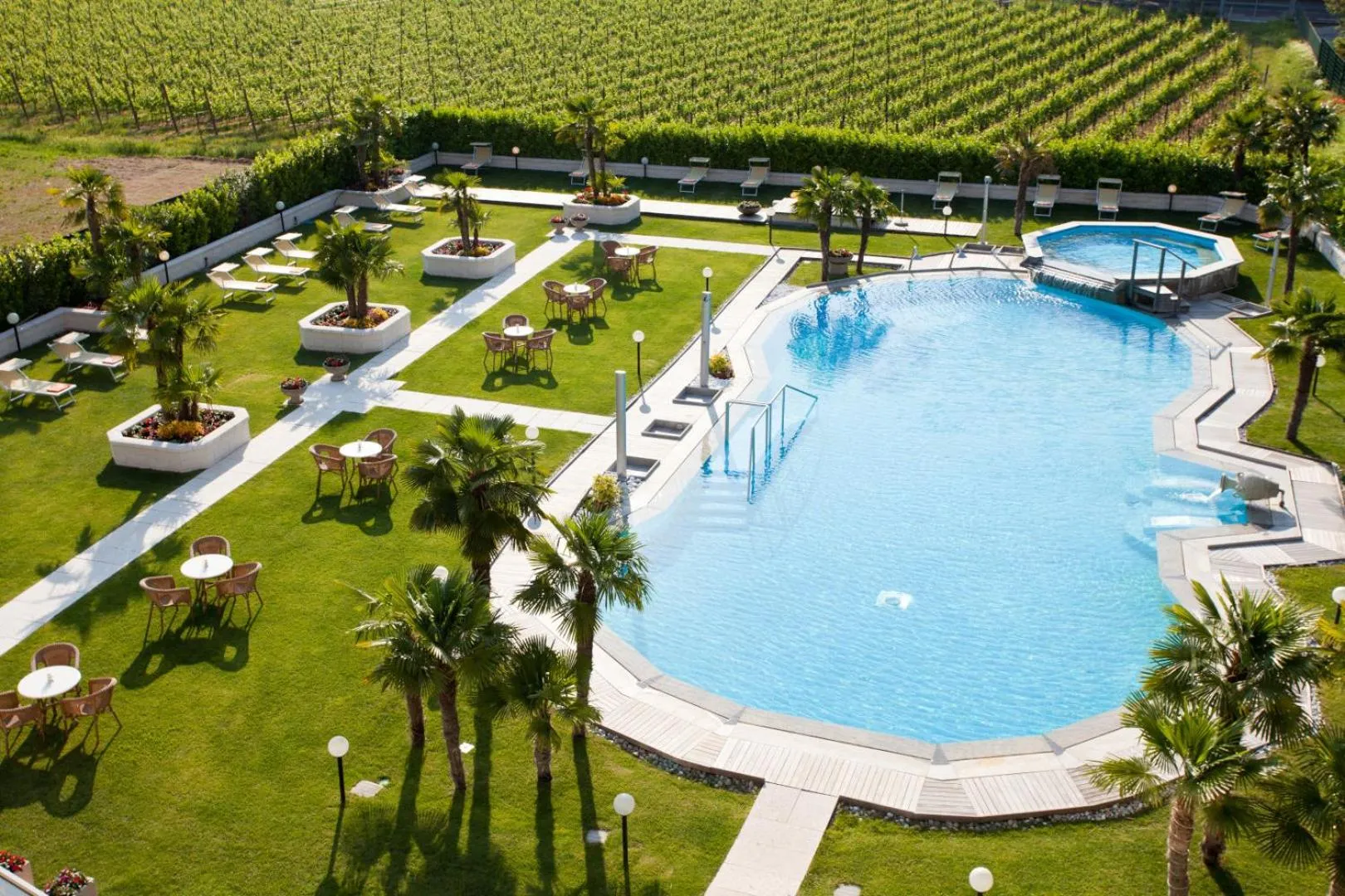Pool view in Hotel Savoy Palace - Tonelli Hotels
