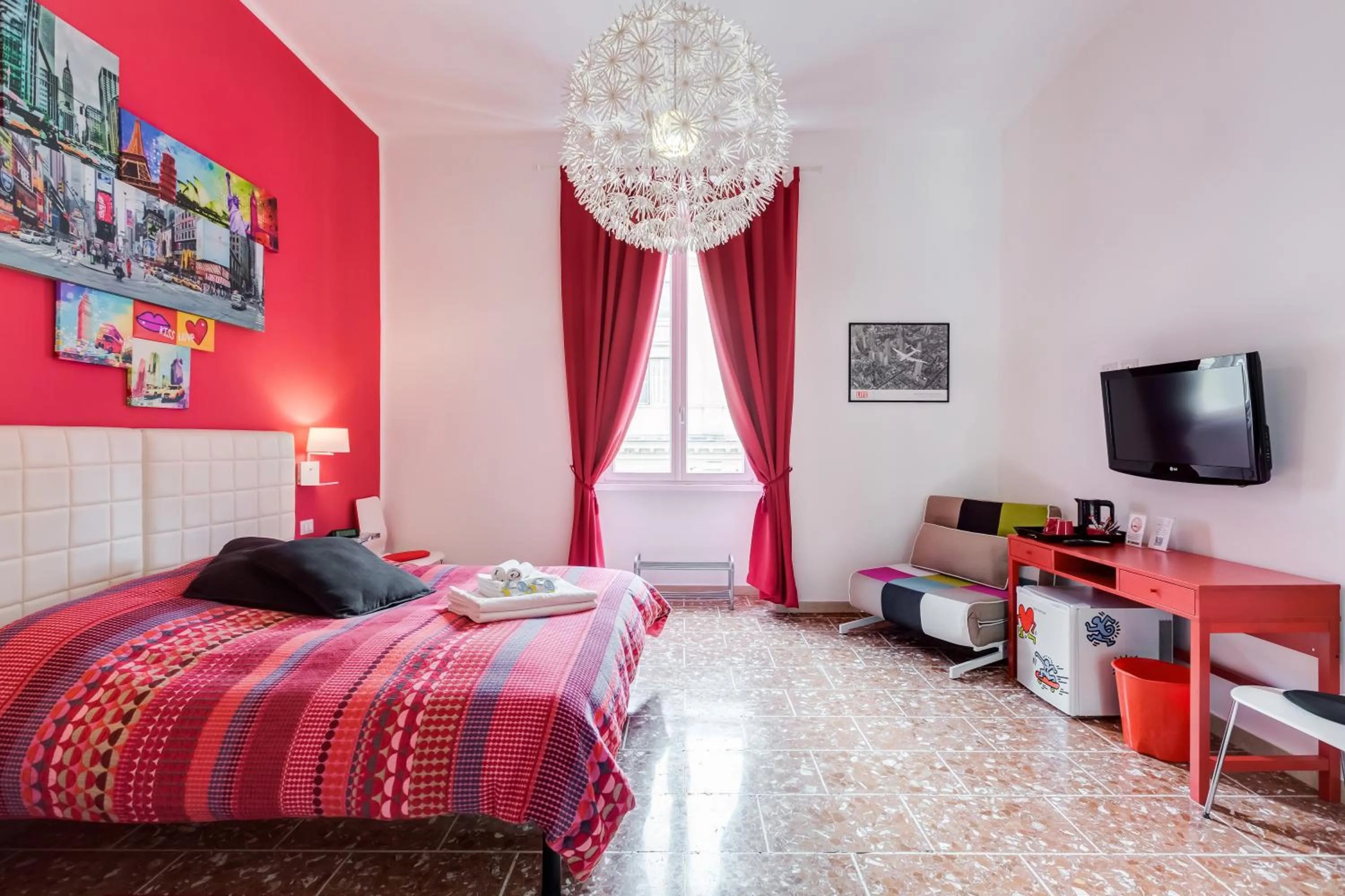 TV and multimedia, Bed in 2 Passi Al Colosseo B&B
