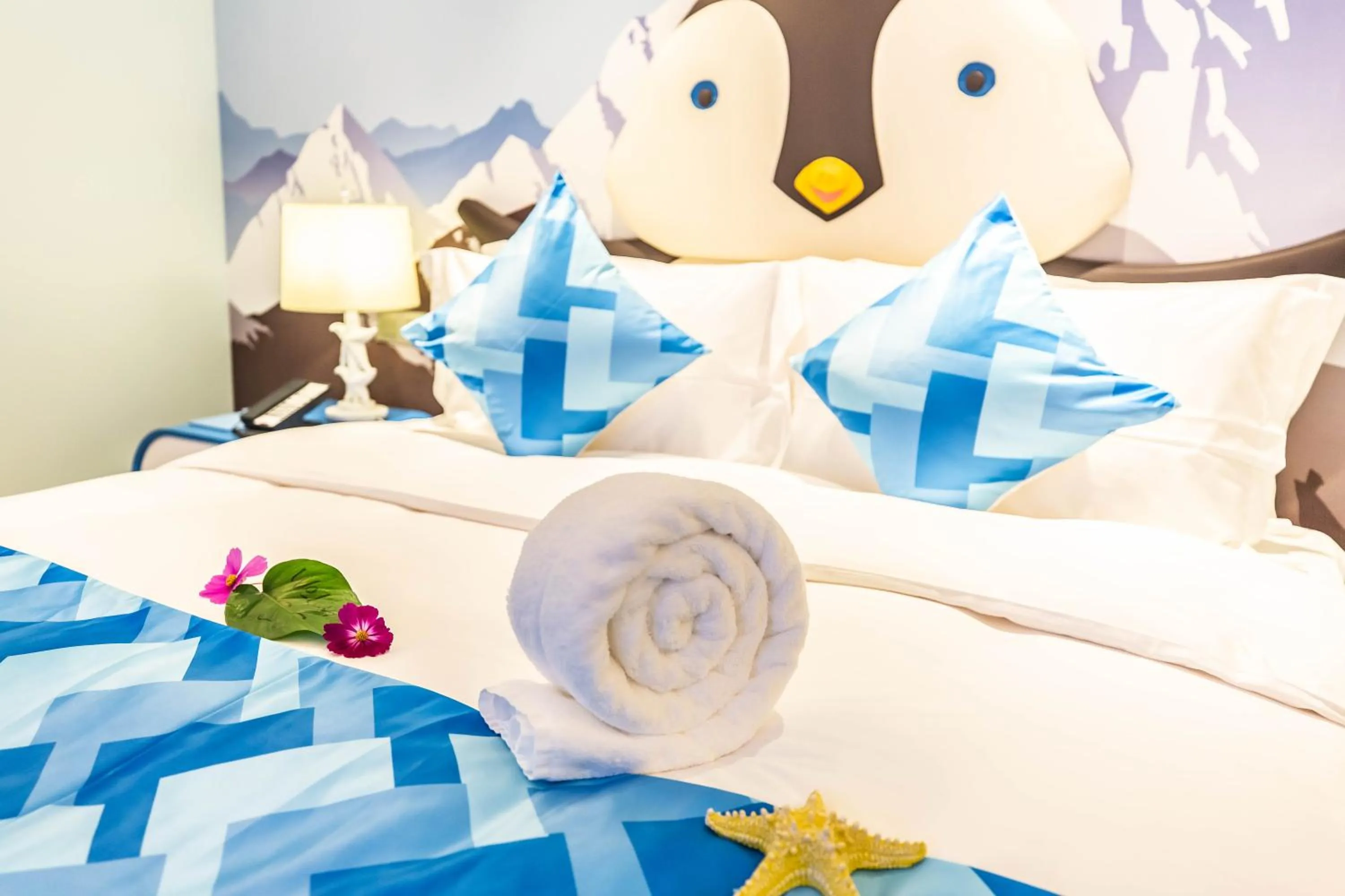 Bed in Shanghai Haichang Ocean Park Resort Hotel