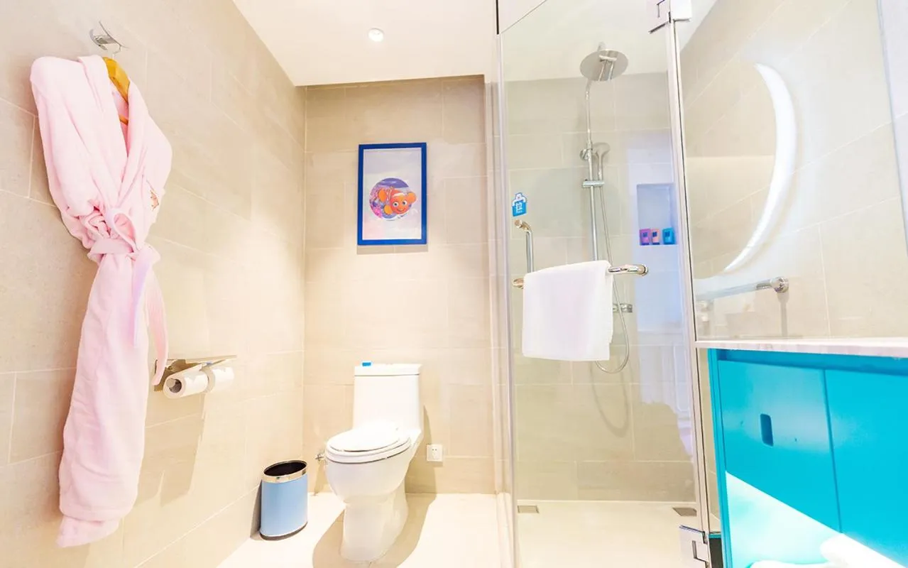 Shower in Shanghai Haichang Ocean Park Resort Hotel