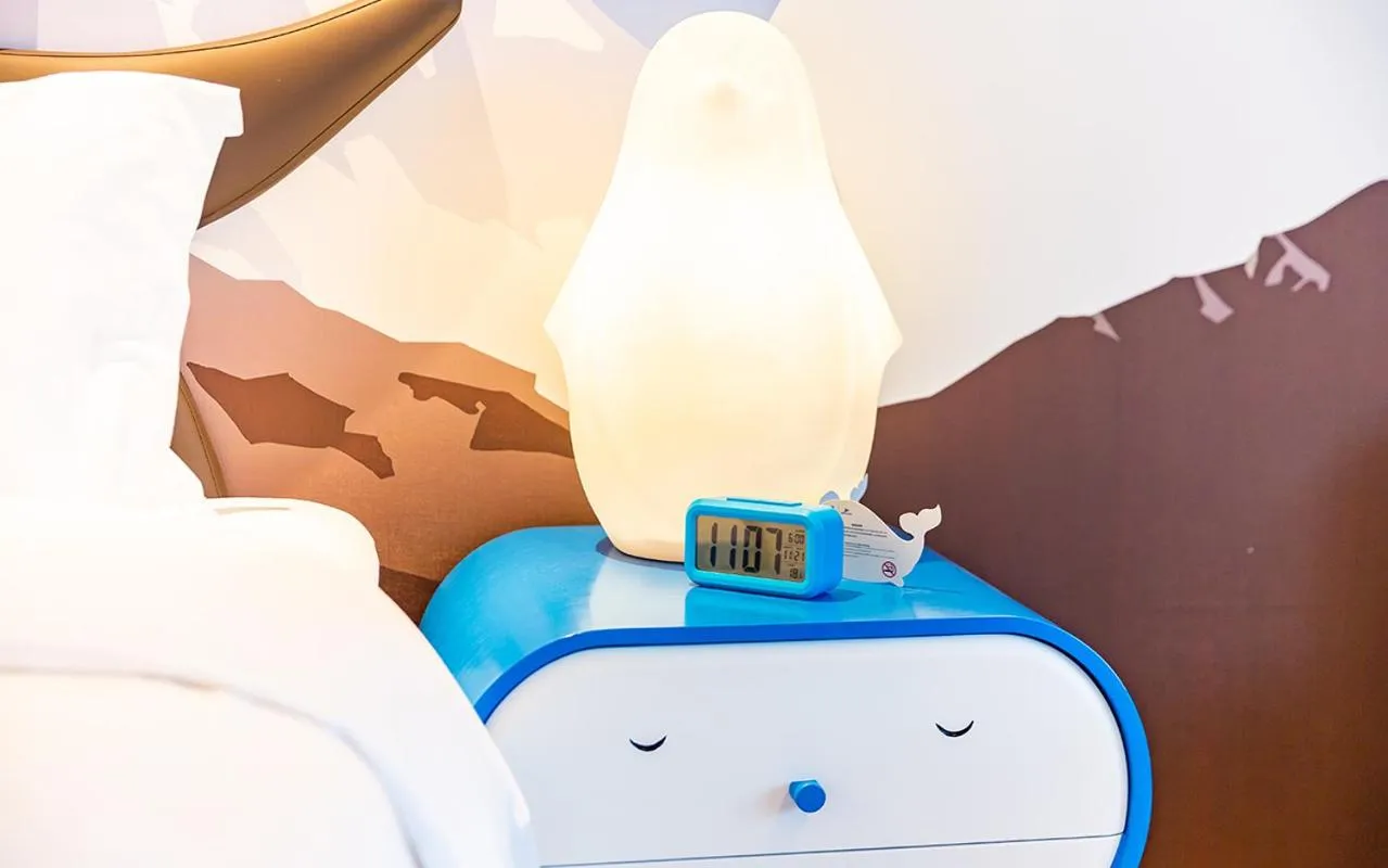 Decorative detail, Bed in Shanghai Haichang Ocean Park Resort Hotel