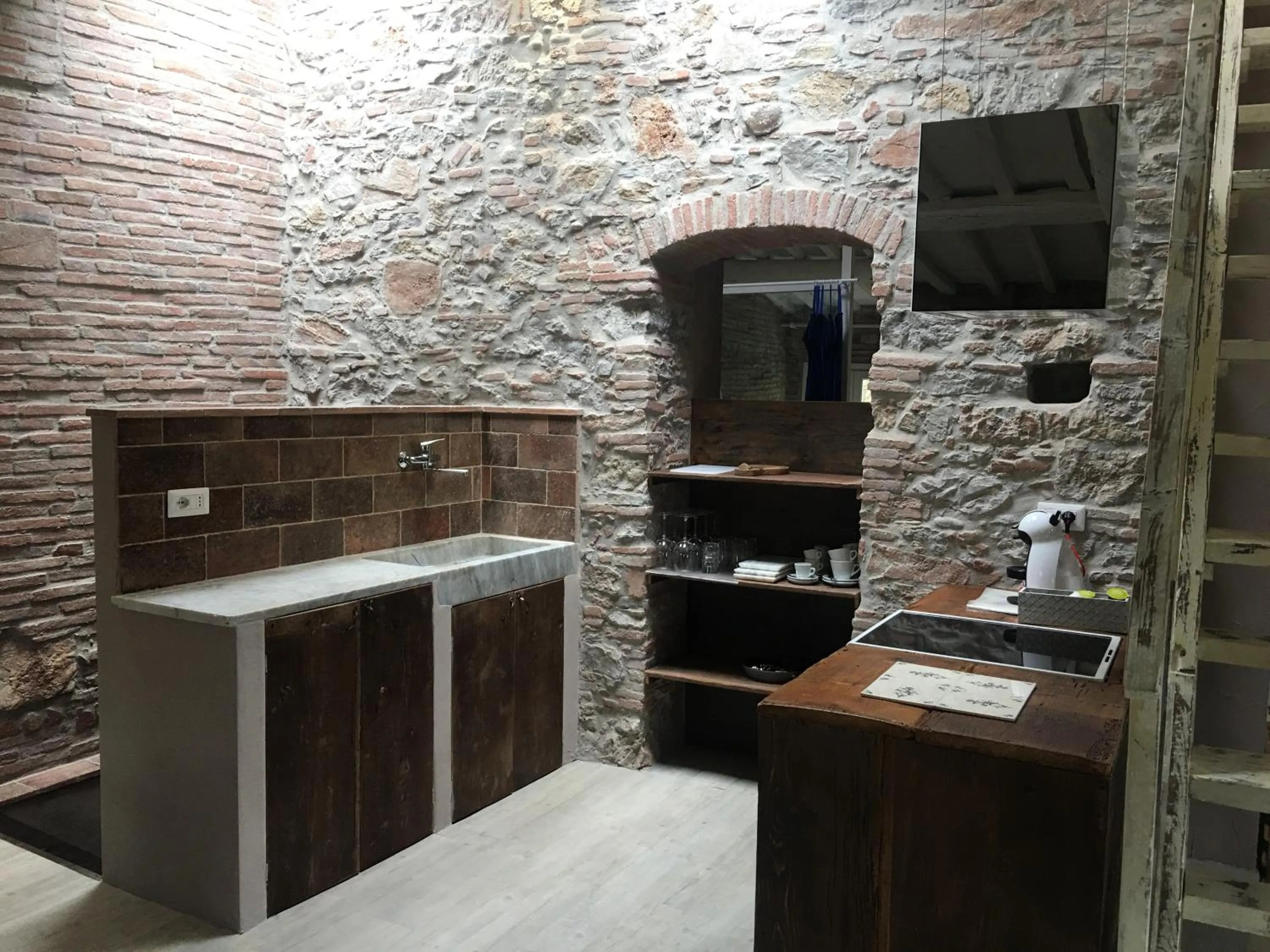 Kitchen or kitchenette in Inside the Wall