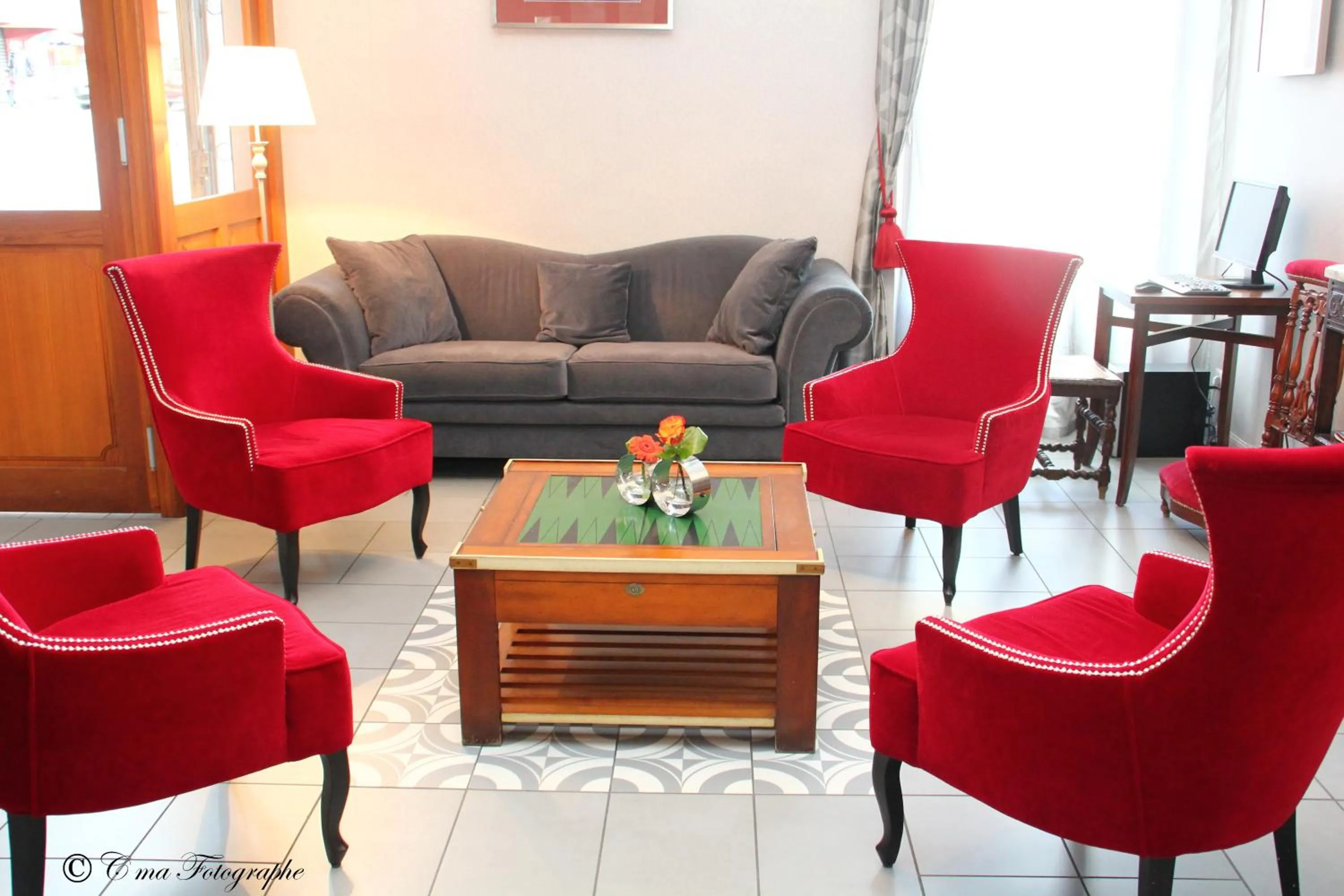 Lobby or reception in Hôtel Majestic