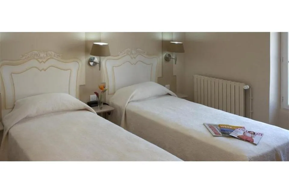 Bed in Hôtel Majestic