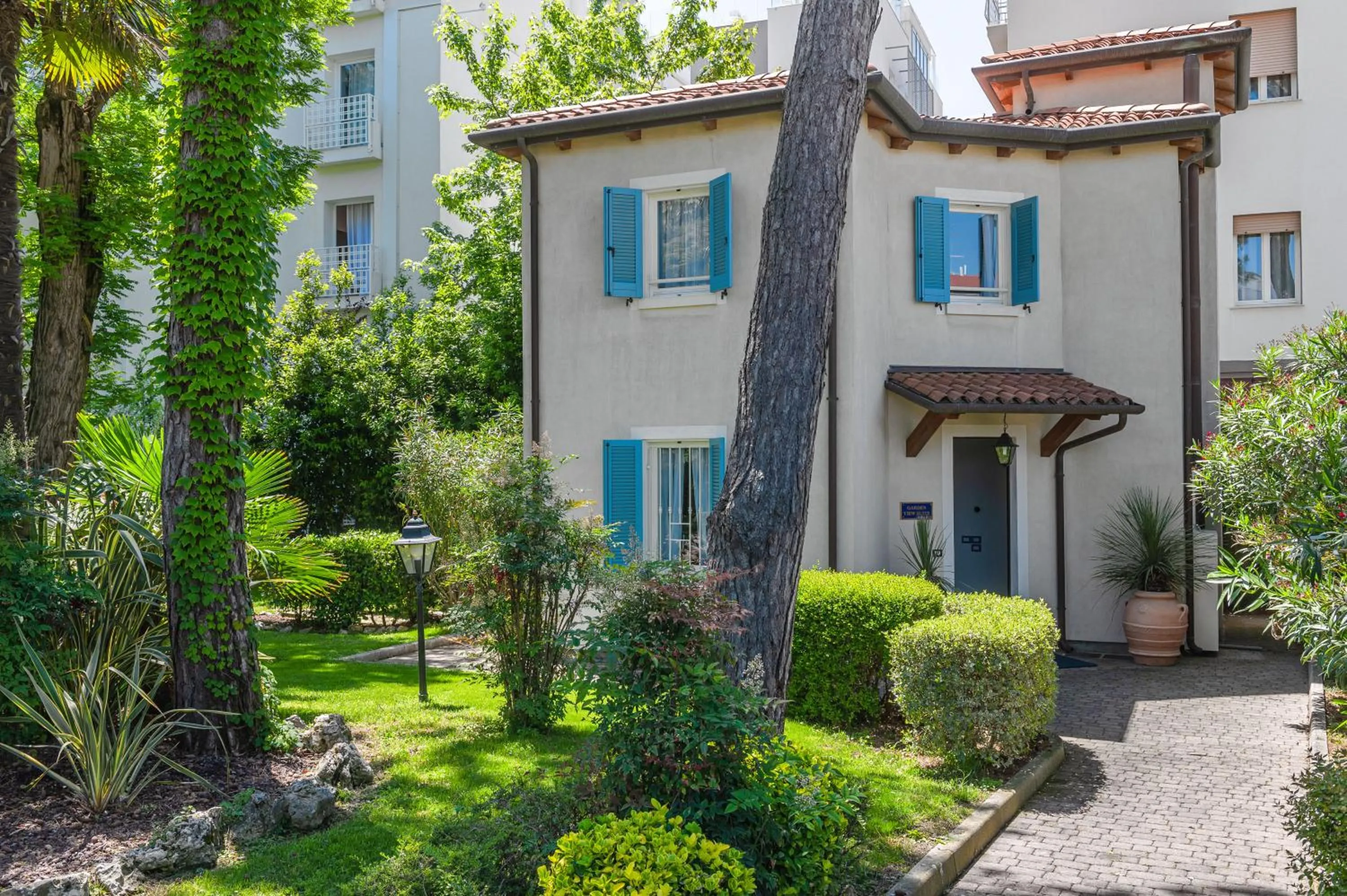 Property building in Casa Bianca Al Mare