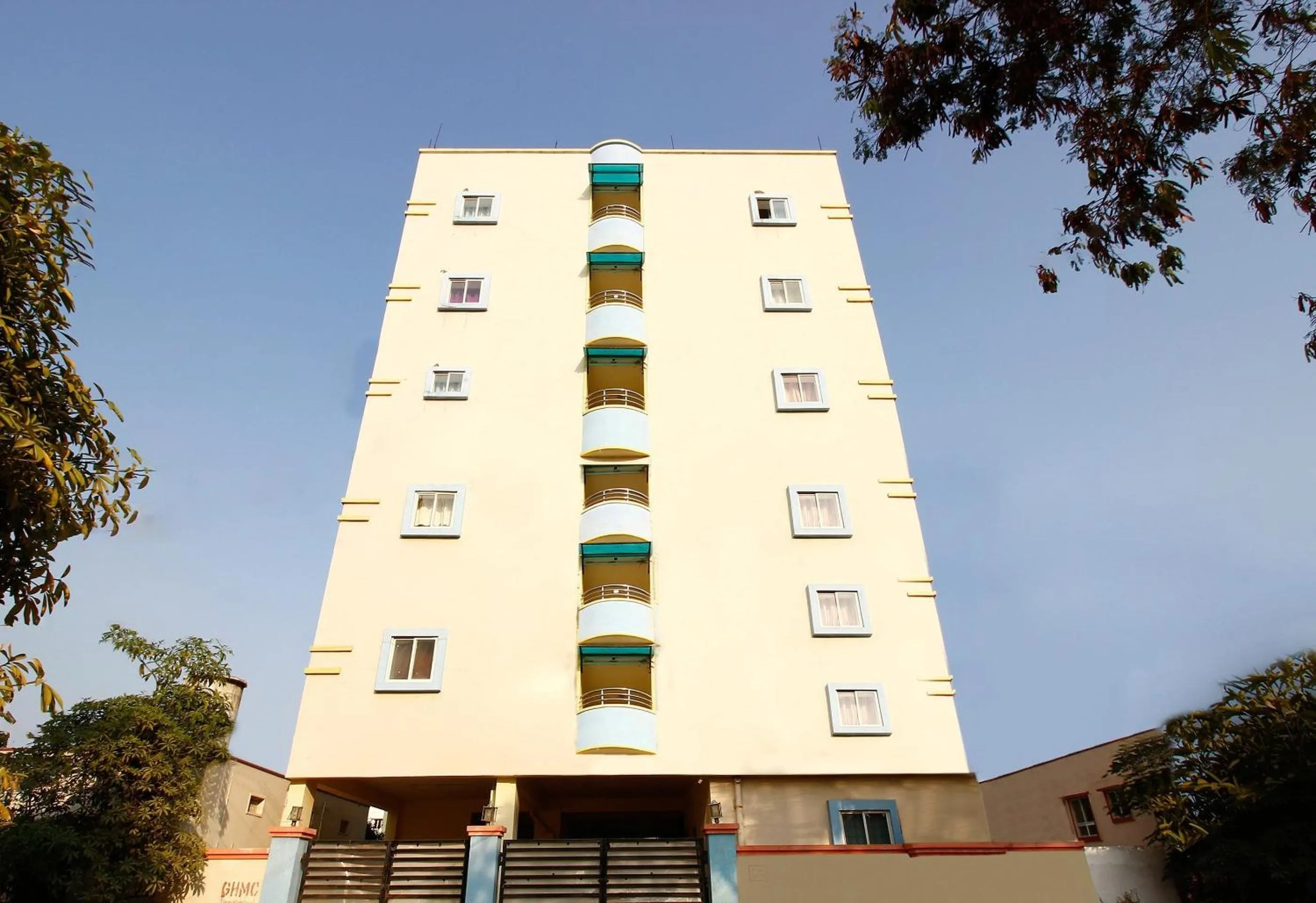 Facade/entrance in Super Hotel O Golden Hive Madhapur Near Shilparamam