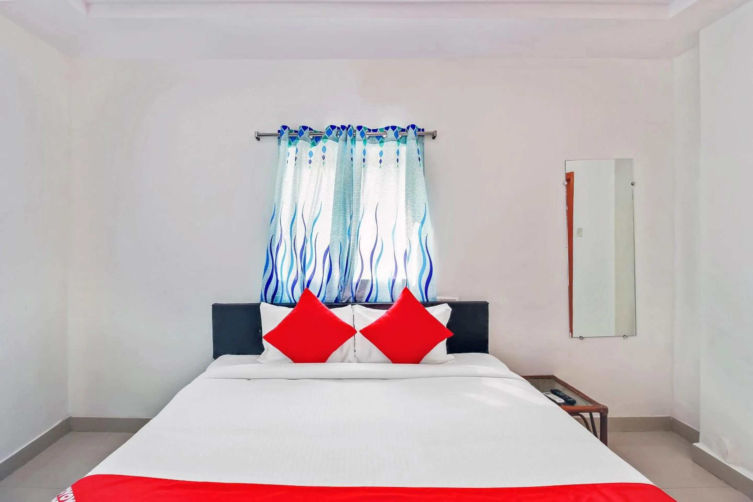 Bedroom, Bed in Super Hotel O Golden Hive Madhapur Near Shilparamam