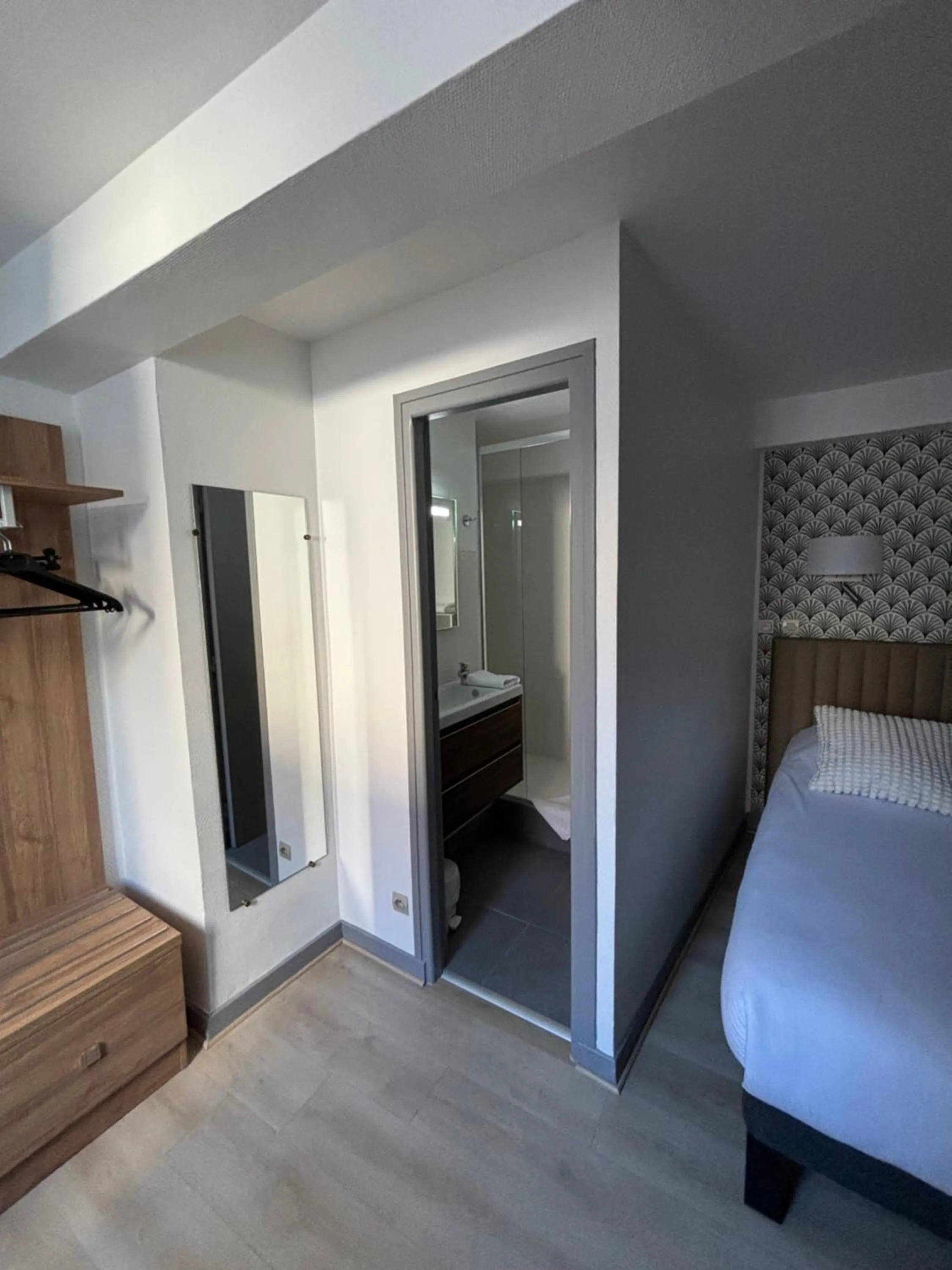 Photo of the whole room, Bed in Hotel Le Jacquemart