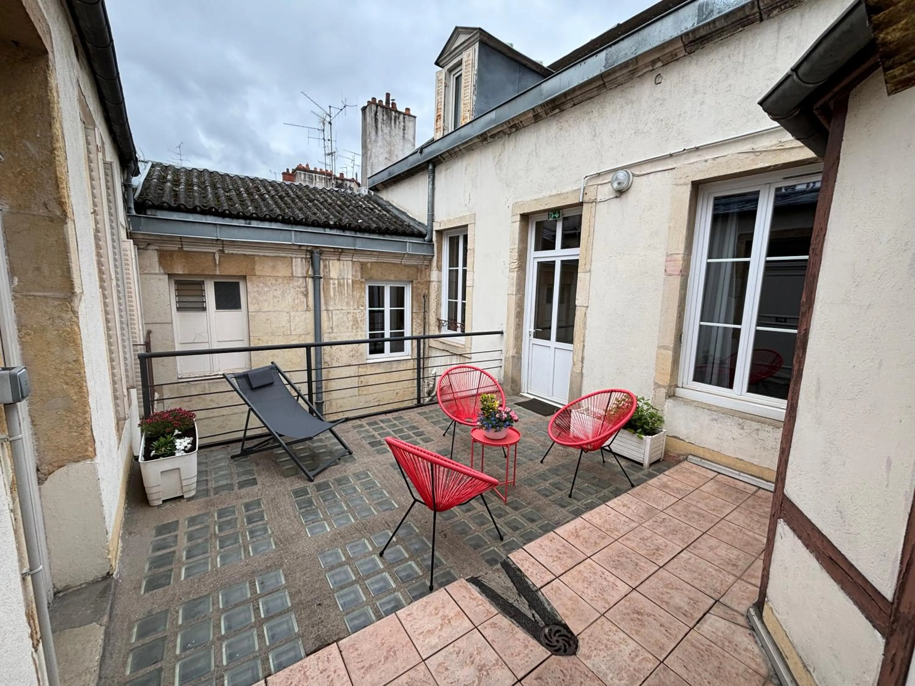 Property building in Hotel Le Jacquemart